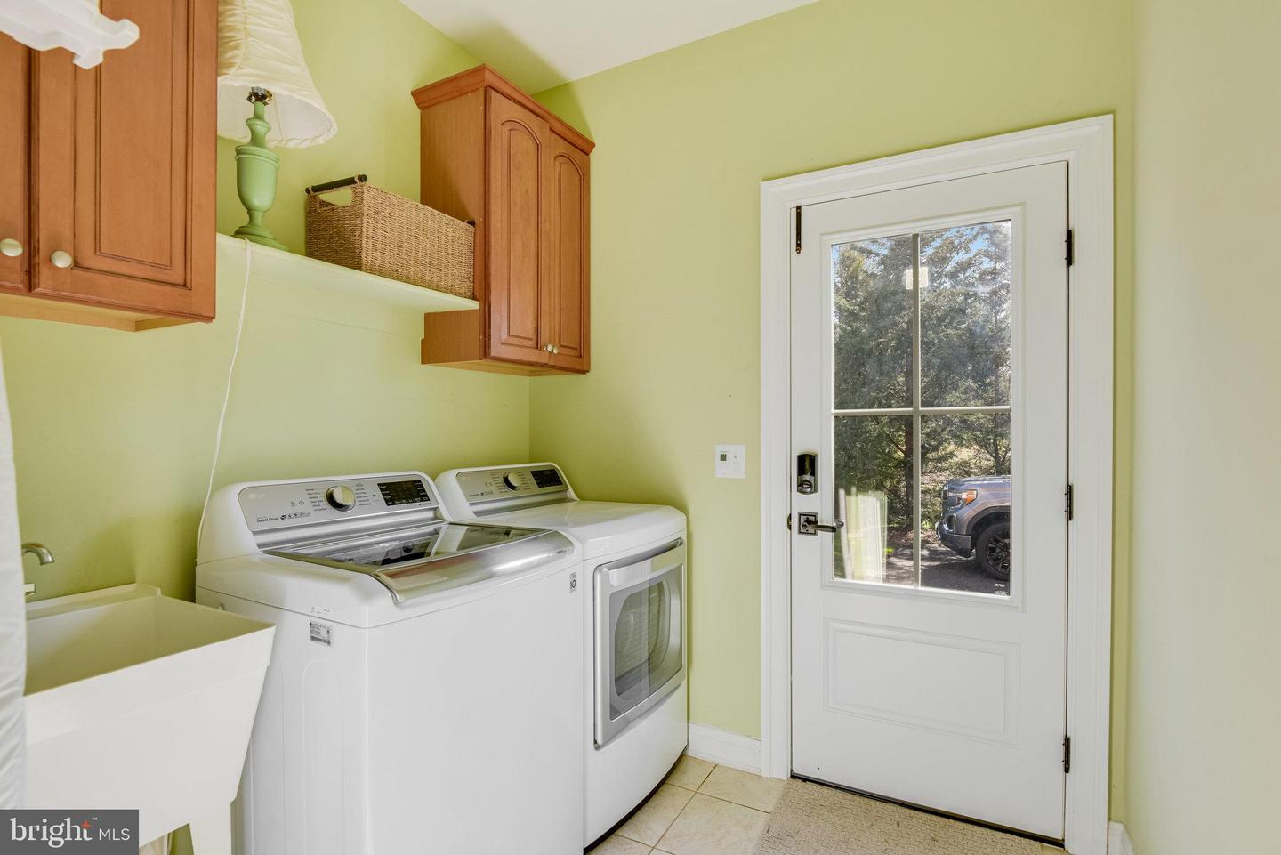 3449 FAWN WOOD LN, FAIRFAX, Virginia 22033, 5 Bedrooms Bedrooms, ,5 BathroomsBathrooms,Residential,For sale,3449 FAWN WOOD LN,VAFX2242776 MLS # VAFX2242776