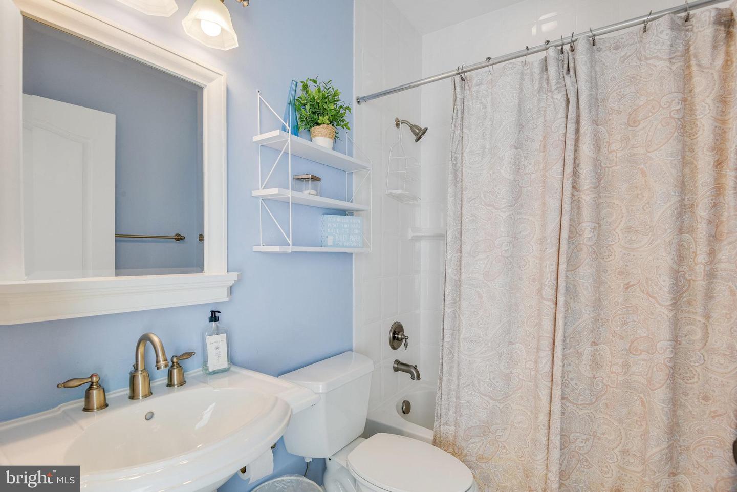 3449 FAWN WOOD LN, FAIRFAX, Virginia 22033, 5 Bedrooms Bedrooms, ,5 BathroomsBathrooms,Residential,For sale,3449 FAWN WOOD LN,VAFX2242776 MLS # VAFX2242776