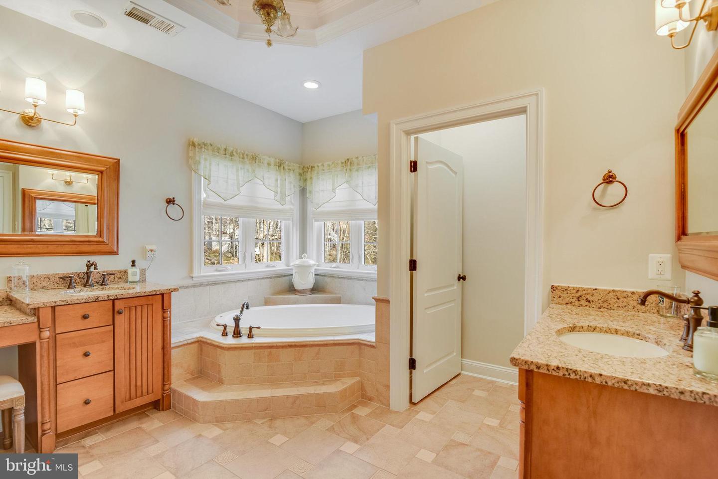 3449 FAWN WOOD LN, FAIRFAX, Virginia 22033, 5 Bedrooms Bedrooms, ,5 BathroomsBathrooms,Residential,For sale,3449 FAWN WOOD LN,VAFX2242776 MLS # VAFX2242776