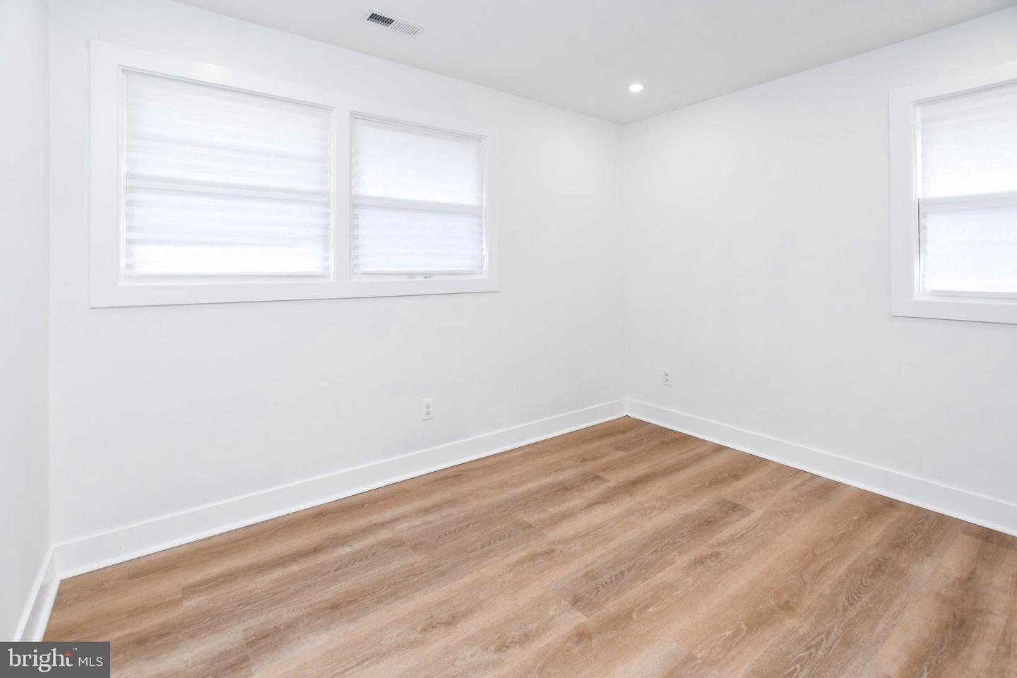 4827 MEADE ST NE, WASHINGTON, District Of Columbia 20019, 4 Bedrooms Bedrooms, ,3 BathroomsBathrooms,Residential,For sale,4827 MEADE ST NE,DCDC2202152 MLS # DCDC2202152