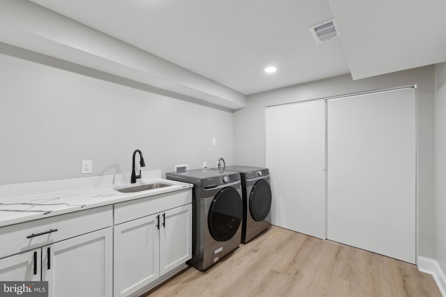 3521 FORESTDALE AVE, WOODBRIDGE, Virginia 22193, 4 Bedrooms Bedrooms, ,2 BathroomsBathrooms,Residential,For sale,3521 FORESTDALE AVE,VAPW2095416 MLS # VAPW2095416