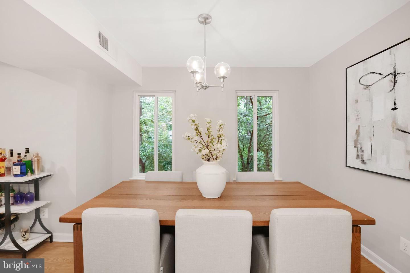 5041 7TH RD S #102, ARLINGTON, Virginia 22204, 2 Bedrooms Bedrooms, ,1 BathroomBathrooms,Residential,For sale,5041 7TH RD S #102,VAAR2058076 MLS # VAAR2058076