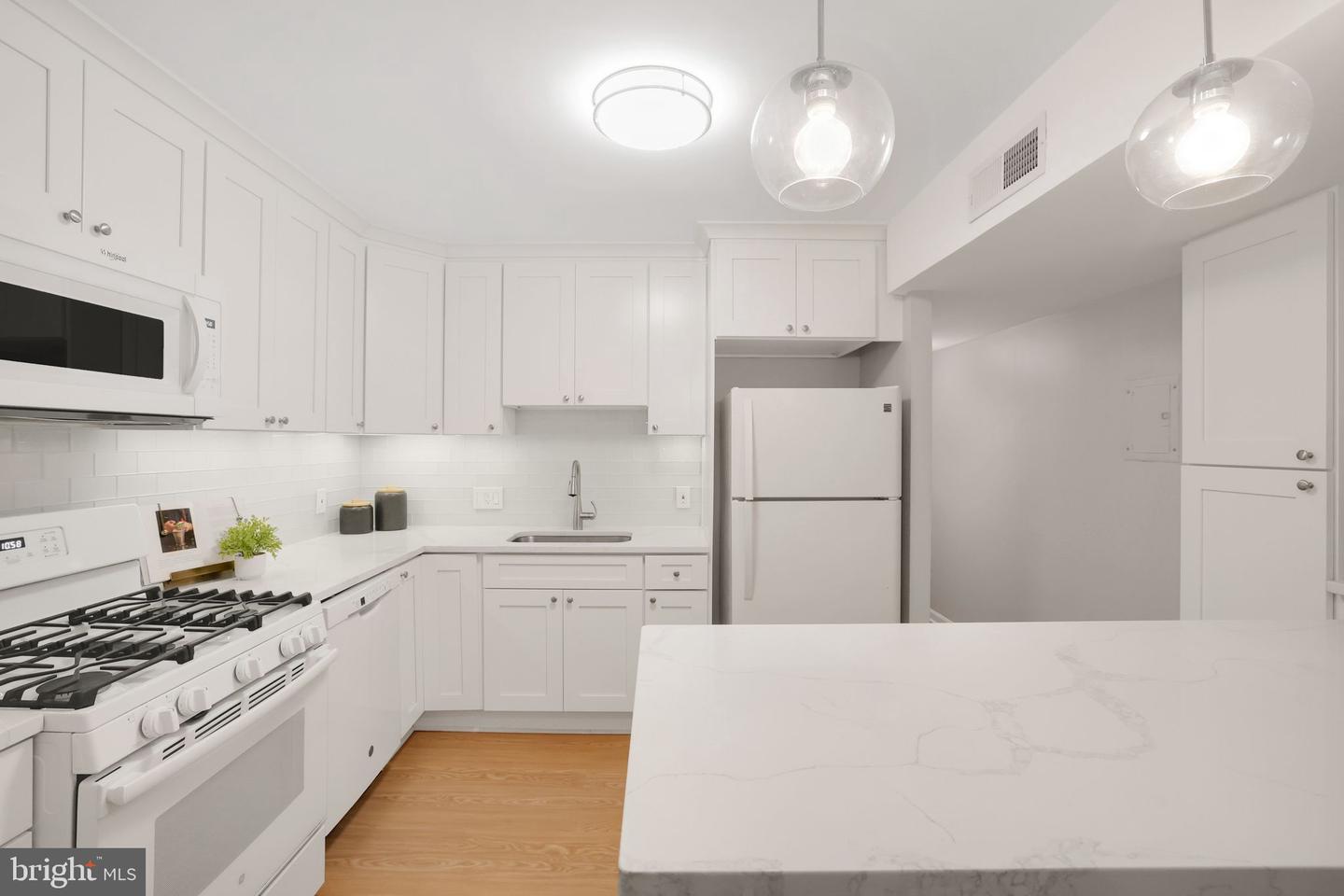 5041 7TH RD S #102, ARLINGTON, Virginia 22204, 2 Bedrooms Bedrooms, ,1 BathroomBathrooms,Residential,For sale,5041 7TH RD S #102,VAAR2058076 MLS # VAAR2058076