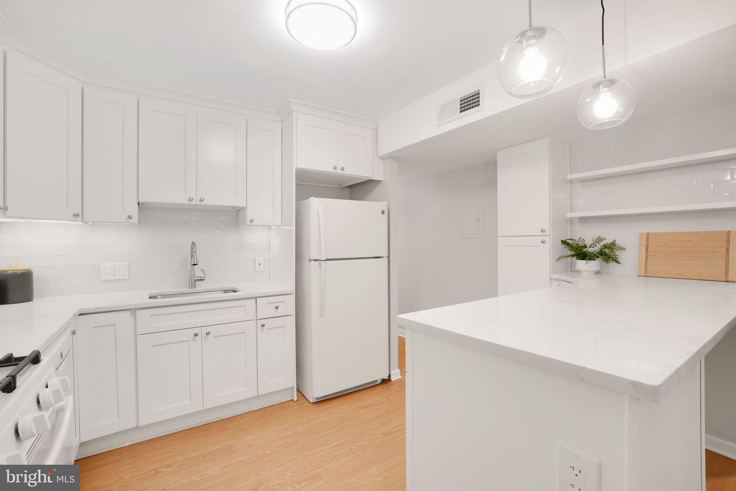 5041 7TH RD S #102, ARLINGTON, Virginia 22204, 2 Bedrooms Bedrooms, ,1 BathroomBathrooms,Residential,For sale,5041 7TH RD S #102,VAAR2058076 MLS # VAAR2058076