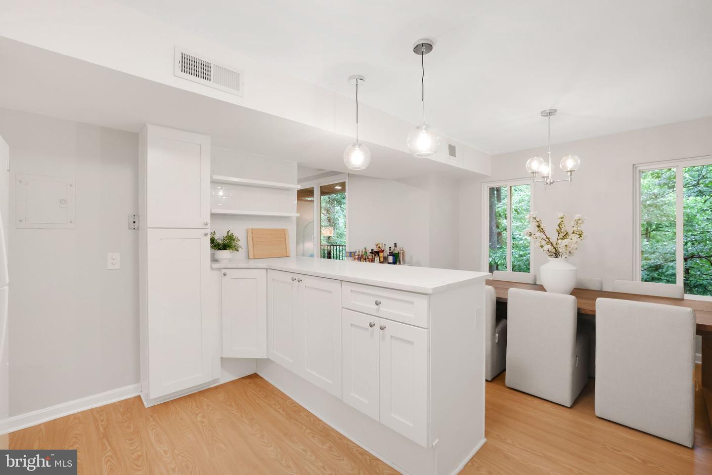 5041 7TH RD S #102, ARLINGTON, Virginia 22204, 2 Bedrooms Bedrooms, ,1 BathroomBathrooms,Residential,For sale,5041 7TH RD S #102,VAAR2058076 MLS # VAAR2058076