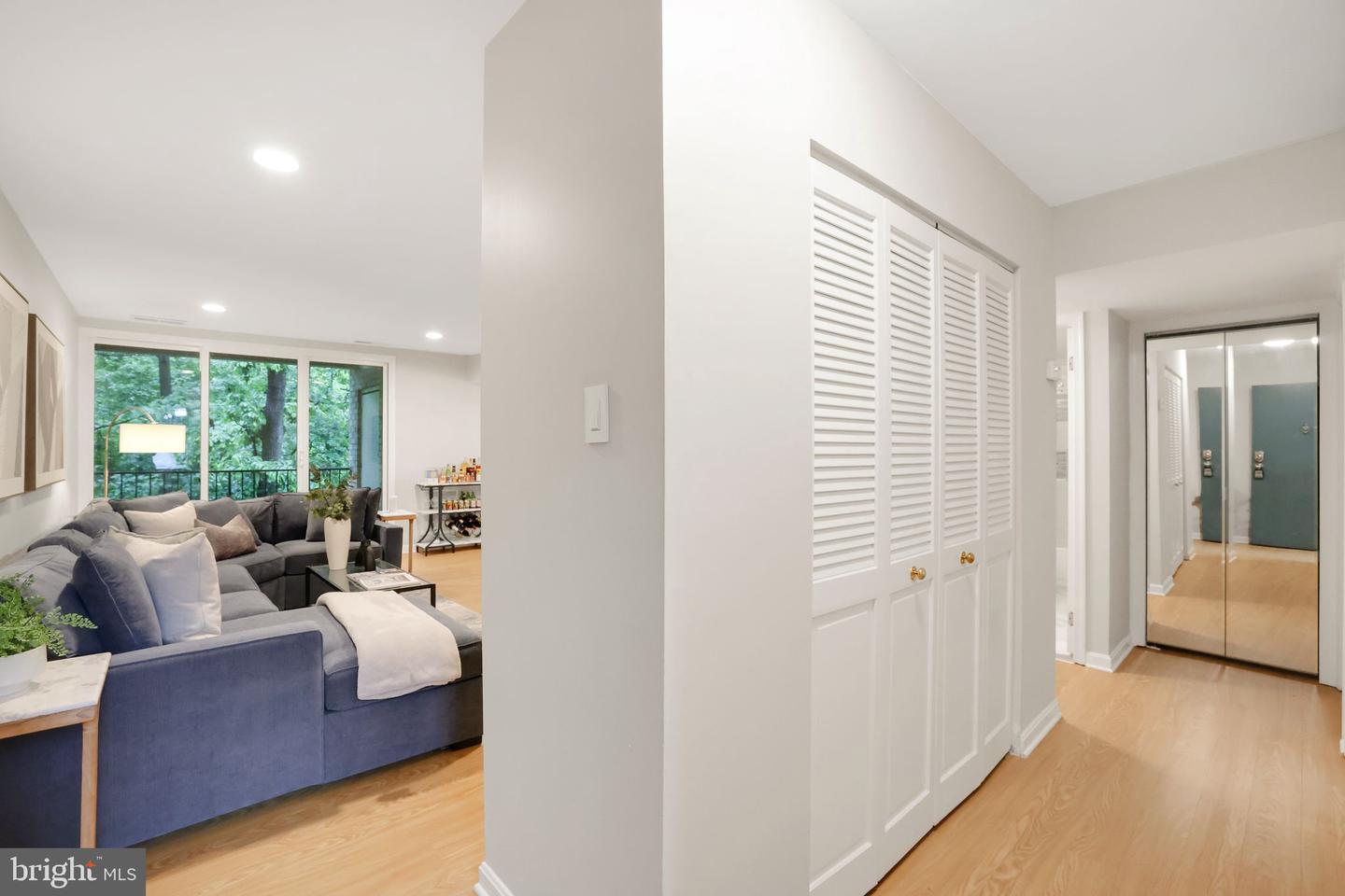 5041 7TH RD S #102, ARLINGTON, Virginia 22204, 2 Bedrooms Bedrooms, ,1 BathroomBathrooms,Residential,For sale,5041 7TH RD S #102,VAAR2058076 MLS # VAAR2058076