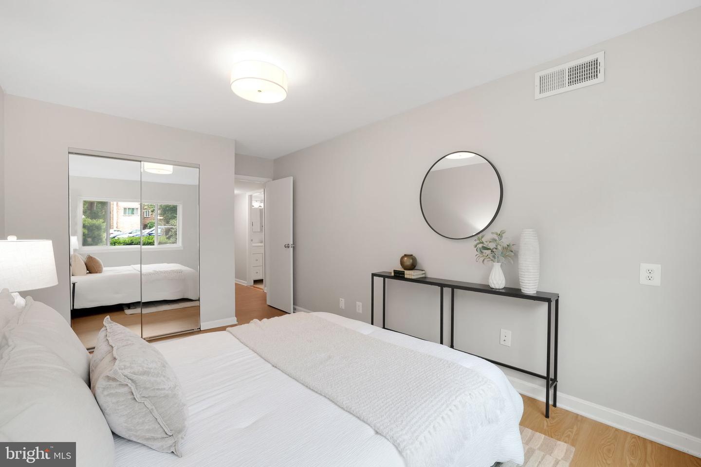 5041 7TH RD S #102, ARLINGTON, Virginia 22204, 2 Bedrooms Bedrooms, ,1 BathroomBathrooms,Residential,For sale,5041 7TH RD S #102,VAAR2058076 MLS # VAAR2058076