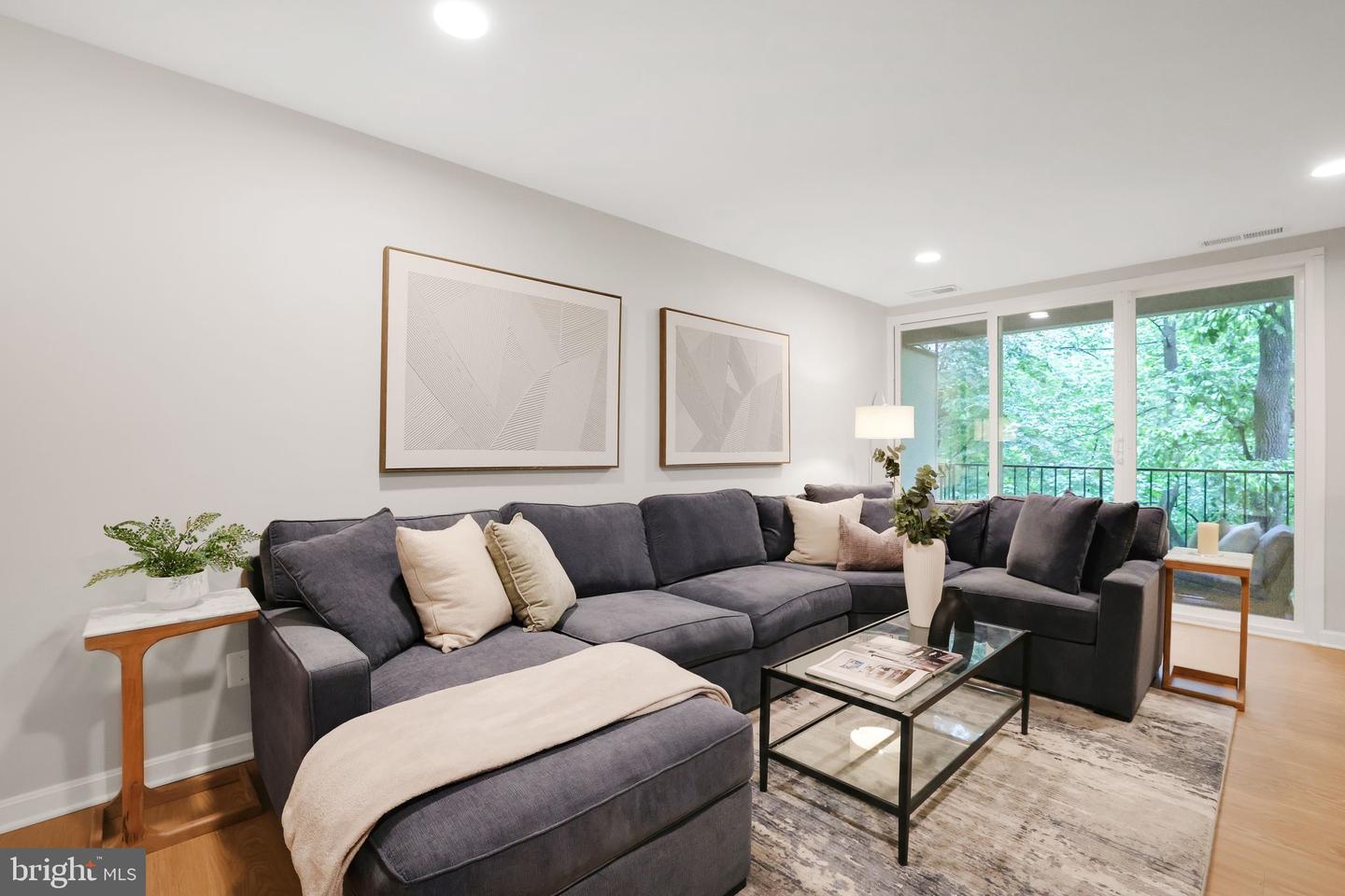 5041 7TH RD S #102, ARLINGTON, Virginia 22204, 2 Bedrooms Bedrooms, ,1 BathroomBathrooms,Residential,For sale,5041 7TH RD S #102,VAAR2058076 MLS # VAAR2058076