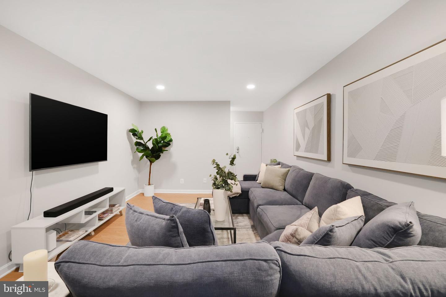 5041 7TH RD S #102, ARLINGTON, Virginia 22204, 2 Bedrooms Bedrooms, ,1 BathroomBathrooms,Residential,For sale,5041 7TH RD S #102,VAAR2058076 MLS # VAAR2058076