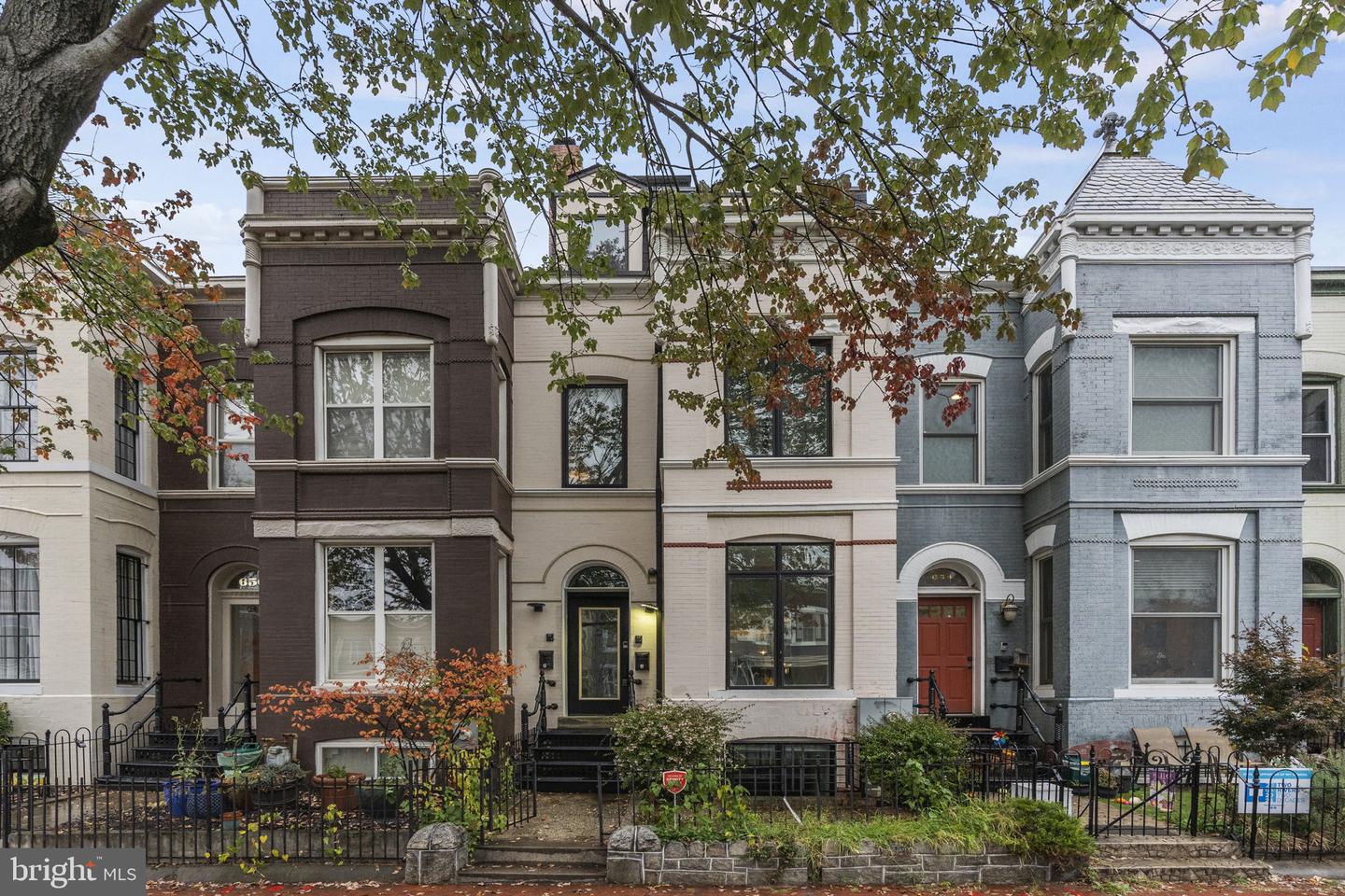 652 L ST NE #1, WASHINGTON, District Of Columbia 20002, 3 Bedrooms Bedrooms, ,3 BathroomsBathrooms,Residential,For sale,652 L ST NE #1,DCDC2202154 MLS # DCDC2202154
