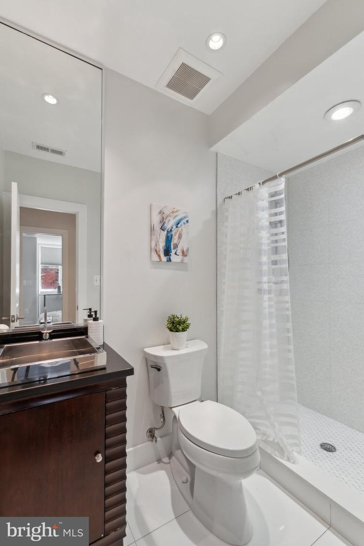 652 L ST NE #1, WASHINGTON, District Of Columbia 20002, 3 Bedrooms Bedrooms, ,3 BathroomsBathrooms,Residential,For sale,652 L ST NE #1,DCDC2202154 MLS # DCDC2202154