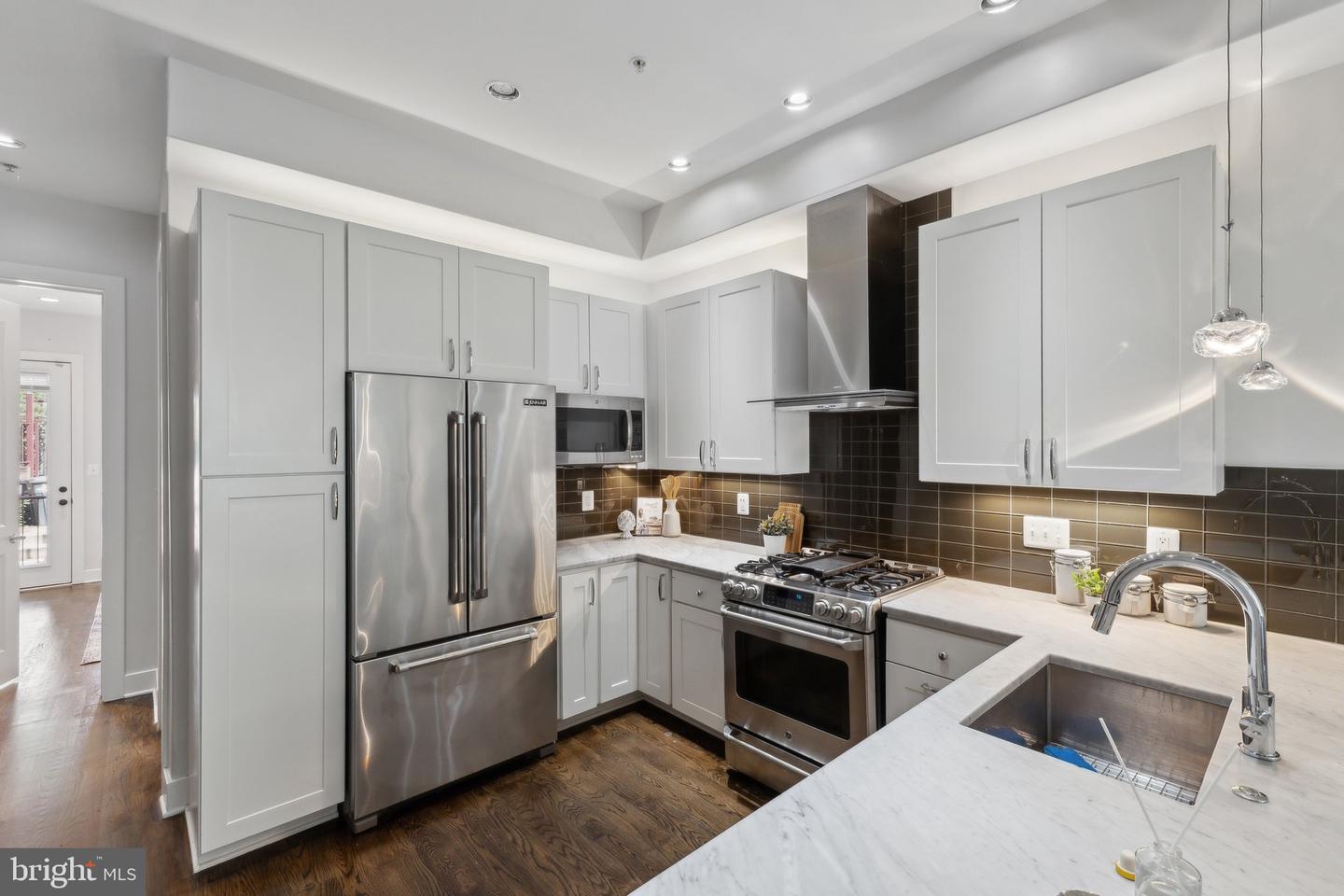 652 L ST NE #1, WASHINGTON, District Of Columbia 20002, 3 Bedrooms Bedrooms, ,3 BathroomsBathrooms,Residential,For sale,652 L ST NE #1,DCDC2202154 MLS # DCDC2202154