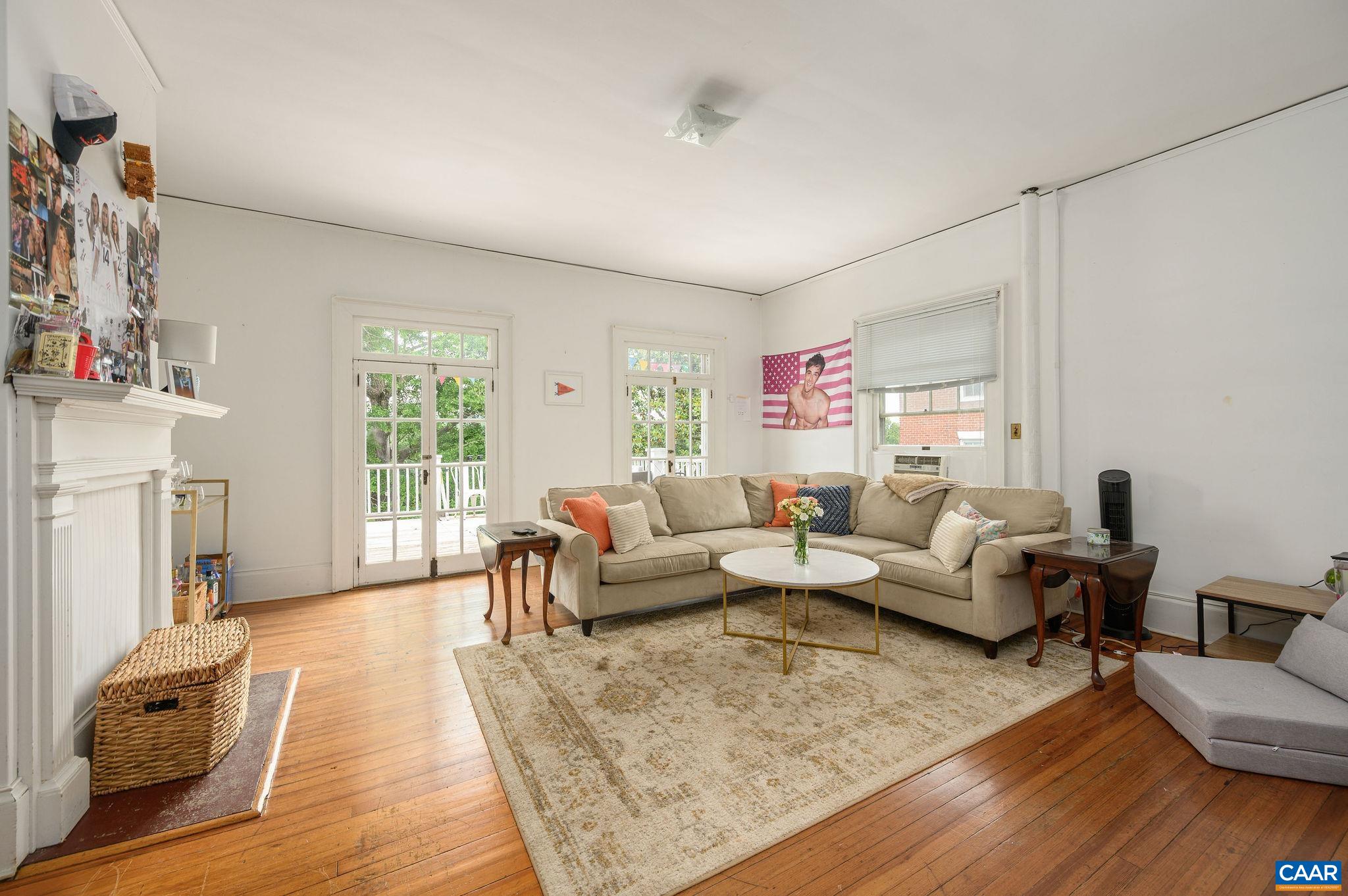 41 UNIVERSITY CIR, CHARLOTTESVILLE, Virginia 22903, ,Residential,41 UNIVERSITY CIR,664294 MLS # 664294