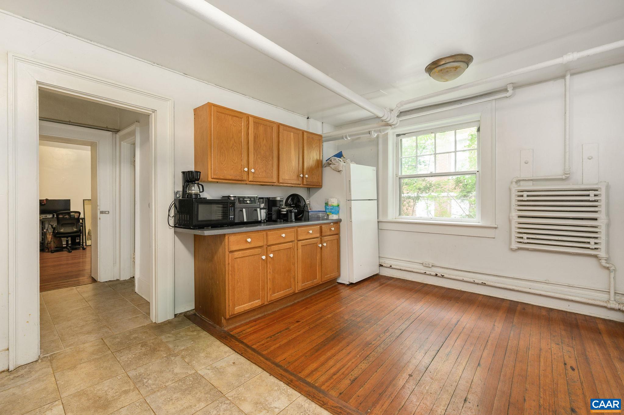 41 UNIVERSITY CIR, CHARLOTTESVILLE, Virginia 22903, ,Residential,41 UNIVERSITY CIR,664294 MLS # 664294