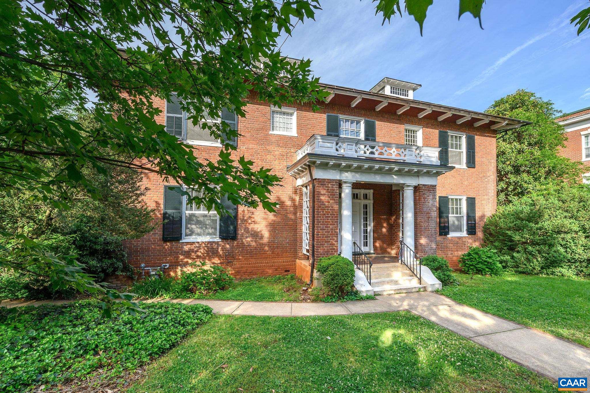 41 UNIVERSITY CIR, CHARLOTTESVILLE, Virginia 22903, ,Residential,41 UNIVERSITY CIR,664294 MLS # 664294