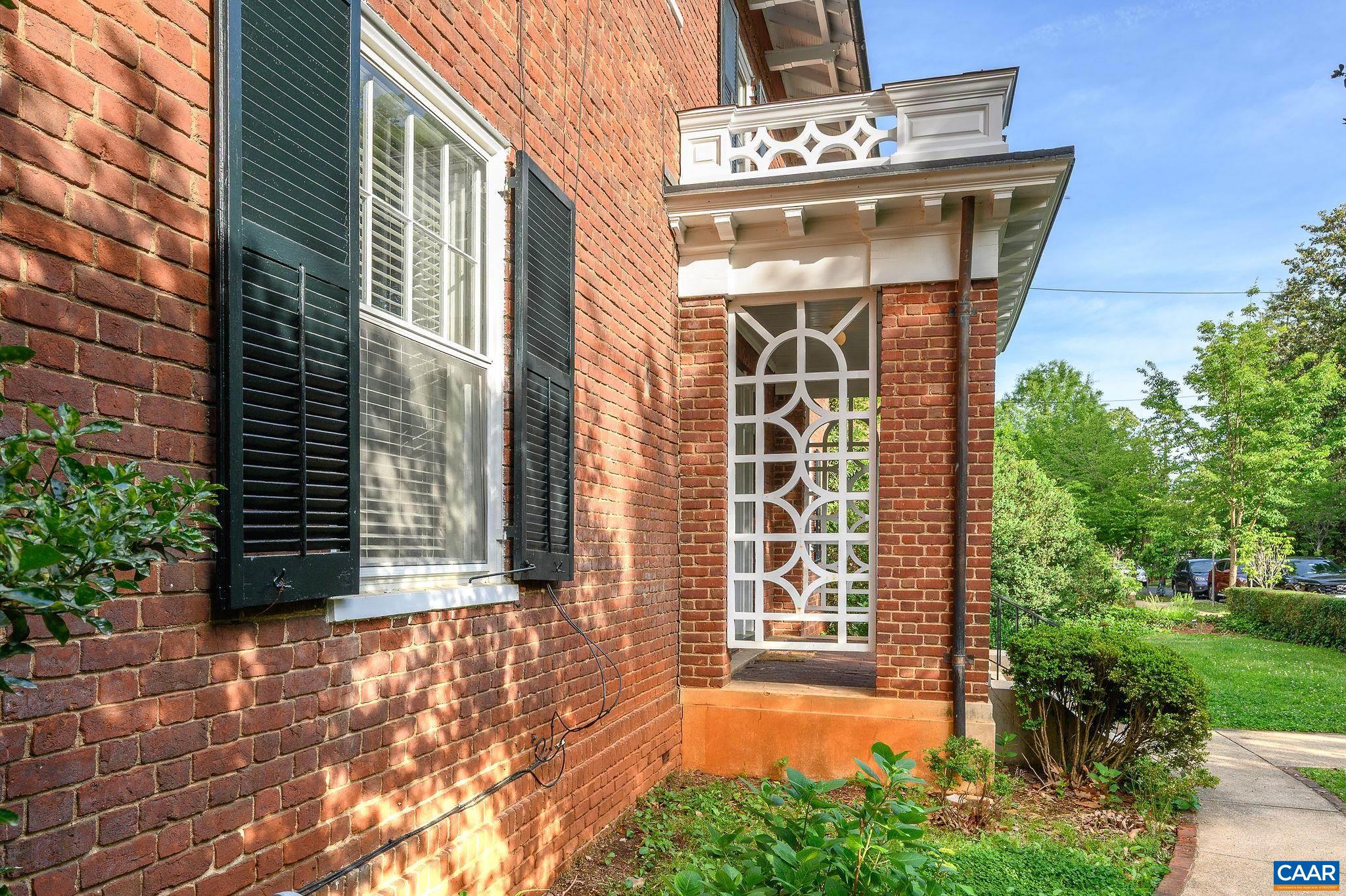 41 UNIVERSITY CIR, CHARLOTTESVILLE, Virginia 22903, ,Residential,41 UNIVERSITY CIR,664294 MLS # 664294