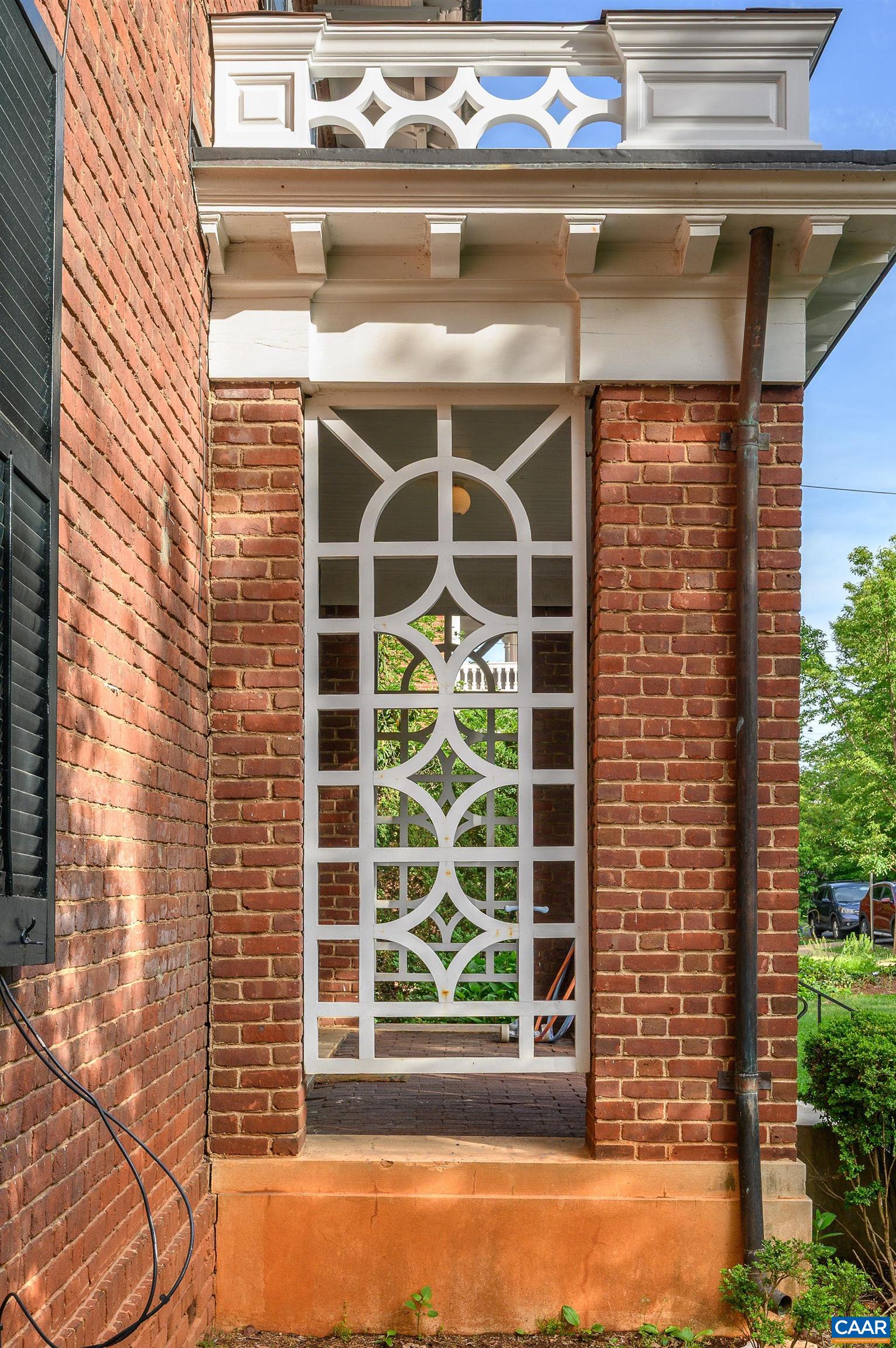 41 UNIVERSITY CIR, CHARLOTTESVILLE, Virginia 22903, ,Residential,41 UNIVERSITY CIR,664294 MLS # 664294