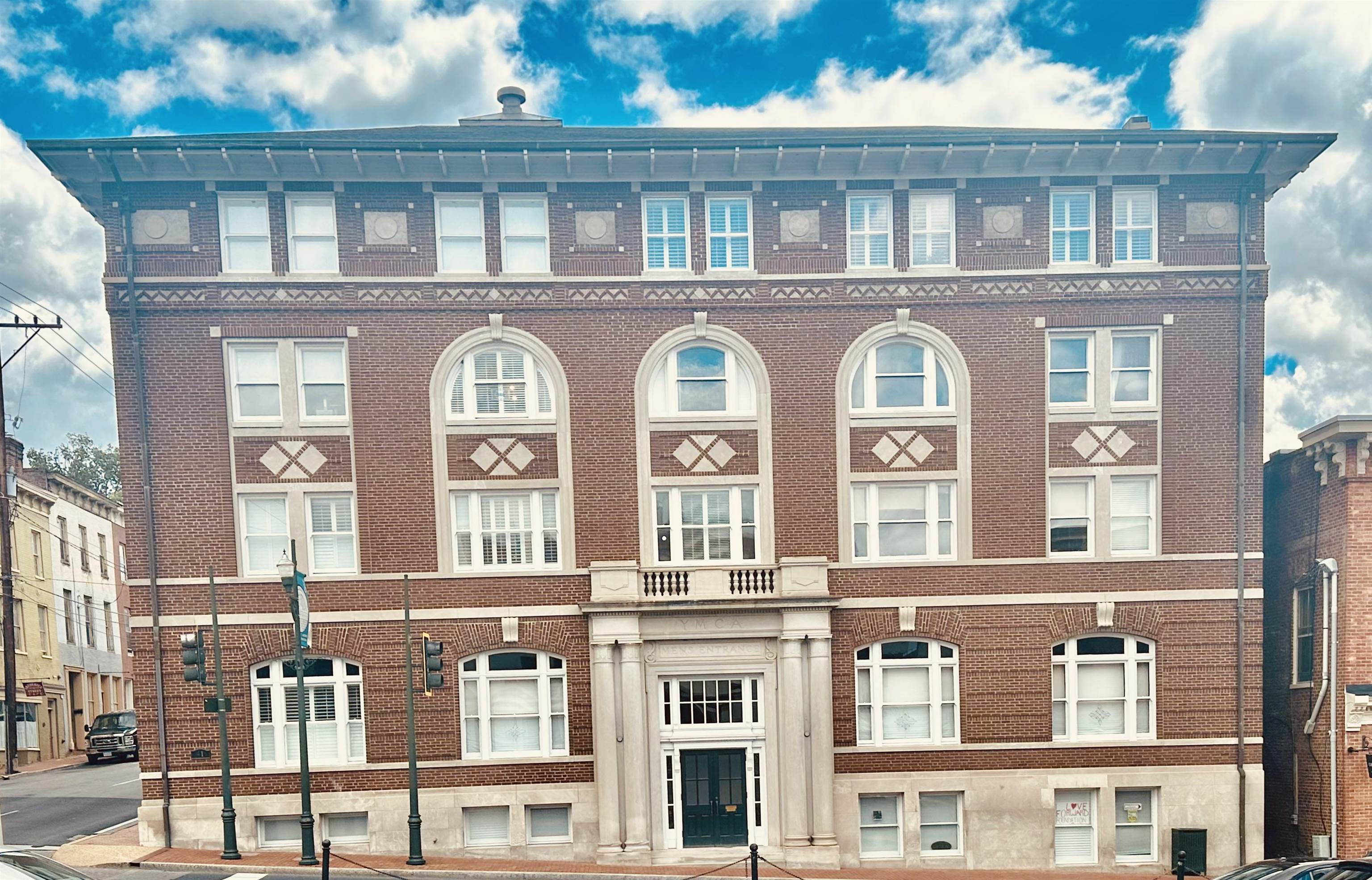 41 N AUGUSTA ST, STAUNTON, Virginia 24401, ,Commercial,41 N AUGUSTA ST,664910 MLS # 664910