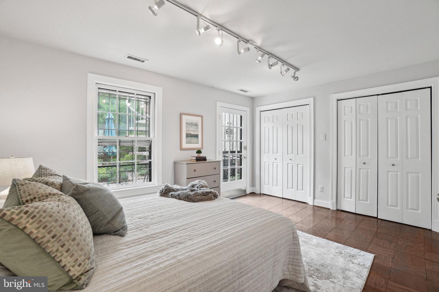 414 3RD ST SE, WASHINGTON, District Of Columbia 20003, 3 Bedrooms Bedrooms, ,3 BathroomsBathrooms,Residential,For sale,414 3RD ST SE,DCDC2184756 MLS # DCDC2184756