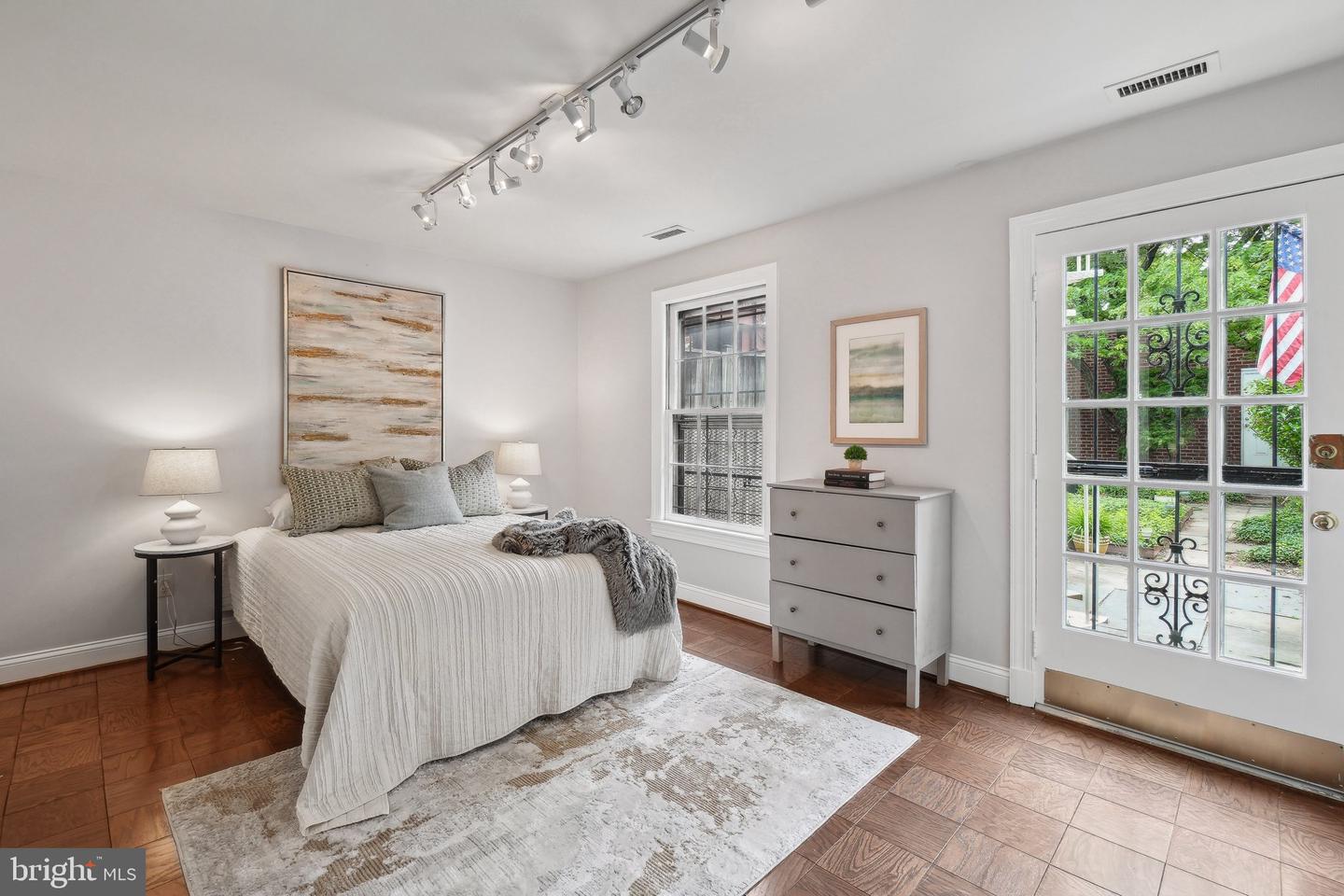 414 3RD ST SE, WASHINGTON, District Of Columbia 20003, 3 Bedrooms Bedrooms, ,3 BathroomsBathrooms,Residential,For sale,414 3RD ST SE,DCDC2184756 MLS # DCDC2184756