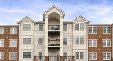 20751 ROYAL PALACE SQ #104, STERLING, Virginia 20165, 3 Bedrooms Bedrooms, ,2 BathroomsBathrooms,Residential,For sale,20751 ROYAL PALACE SQ #104,VALO2089344 MLS # VALO2089344