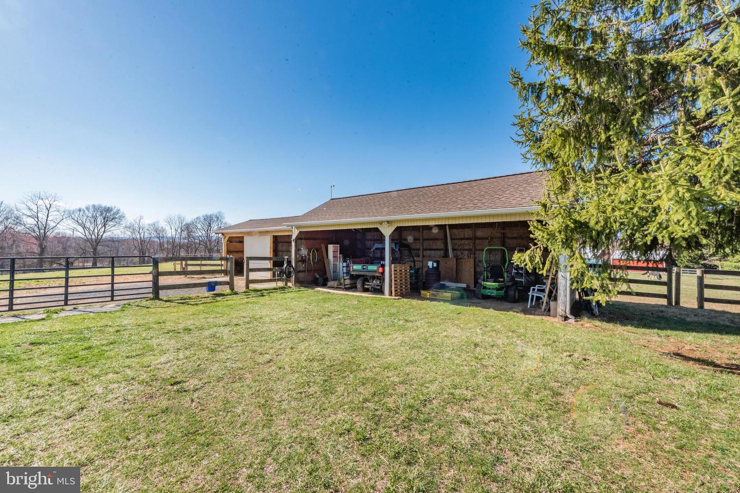 17029 HAMILTON STATION RD, HAMILTON, Virginia 20158, 3 Bedrooms Bedrooms, ,4 BathroomsBathrooms,Residential,For sale,17029 HAMILTON STATION RD,VALO2089620 MLS # VALO2089620