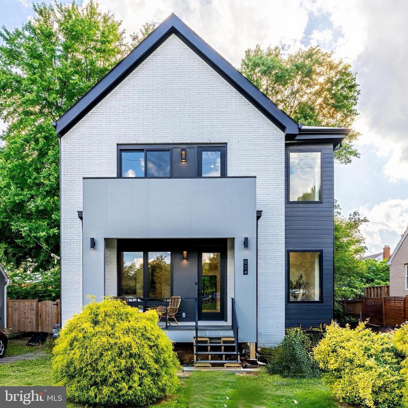 824 N EDISON ST, ARLINGTON, Virginia 22205, 5 Bedrooms Bedrooms, ,4 BathroomsBathrooms,Residential,For sale,824 N EDISON ST,VAAR2054058 MLS # VAAR2054058