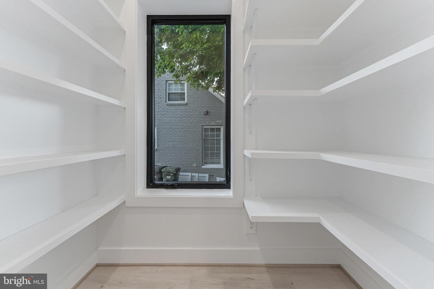 824 N EDISON ST, ARLINGTON, Virginia 22205, 5 Bedrooms Bedrooms, ,4 BathroomsBathrooms,Residential,For sale,824 N EDISON ST,VAAR2054058 MLS # VAAR2054058
