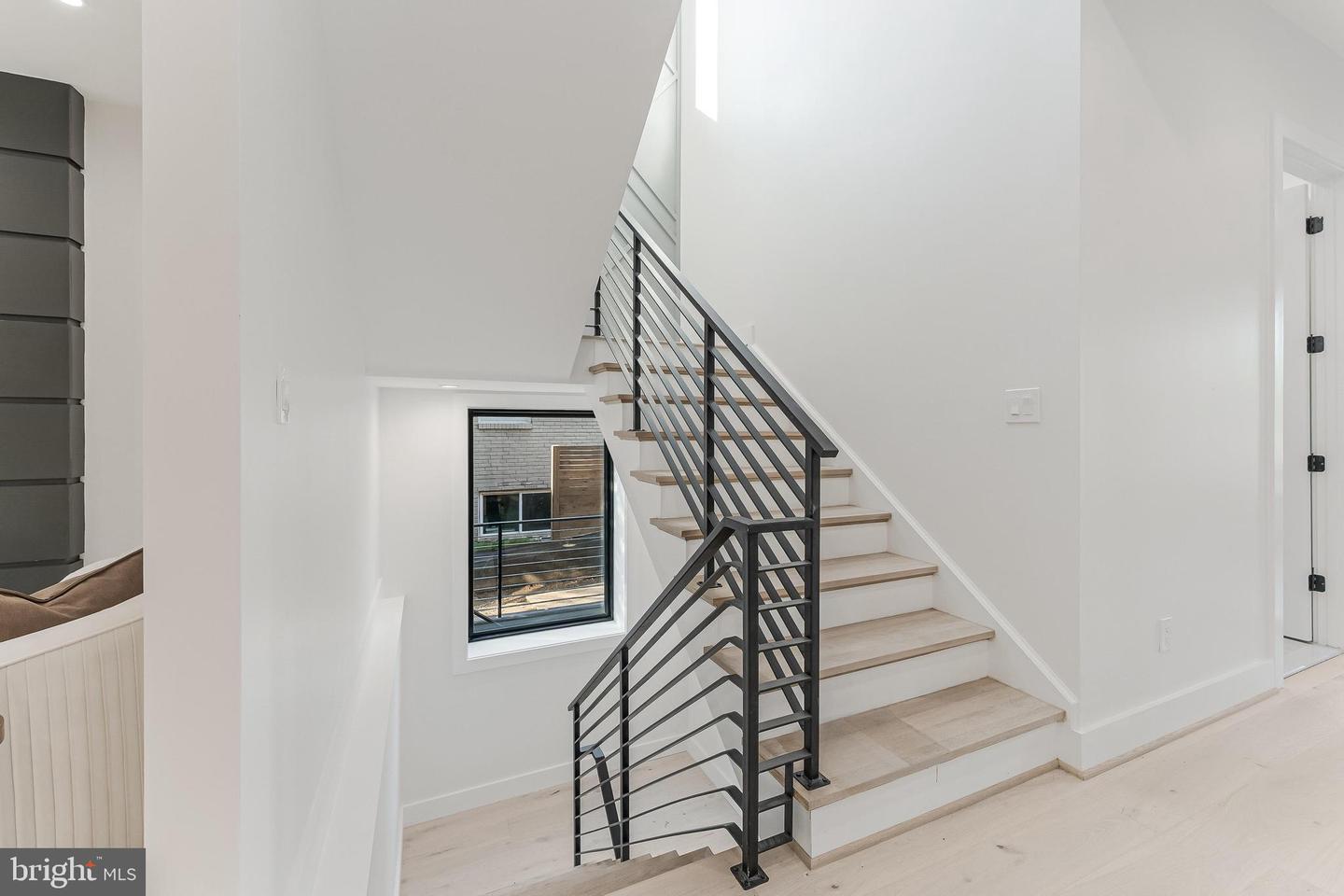 824 N EDISON ST, ARLINGTON, Virginia 22205, 5 Bedrooms Bedrooms, ,4 BathroomsBathrooms,Residential,For sale,824 N EDISON ST,VAAR2054058 MLS # VAAR2054058