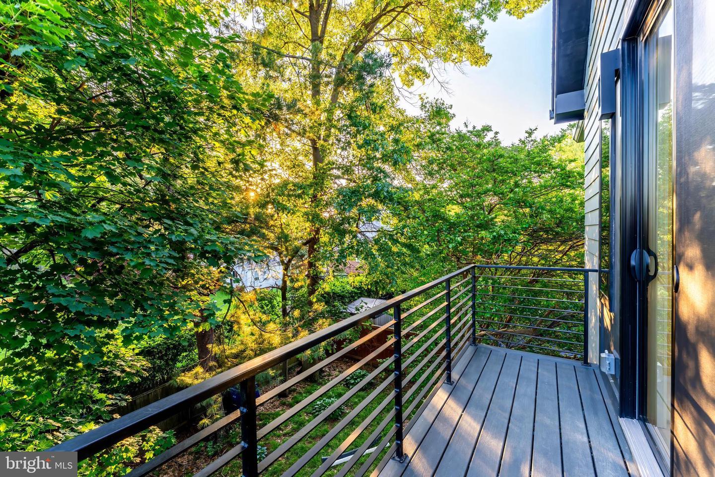 824 N EDISON ST, ARLINGTON, Virginia 22205, 5 Bedrooms Bedrooms, ,4 BathroomsBathrooms,Residential,For sale,824 N EDISON ST,VAAR2054058 MLS # VAAR2054058