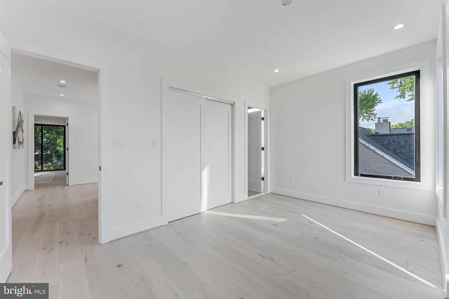 824 N EDISON ST, ARLINGTON, Virginia 22205, 5 Bedrooms Bedrooms, ,4 BathroomsBathrooms,Residential,For sale,824 N EDISON ST,VAAR2054058 MLS # VAAR2054058