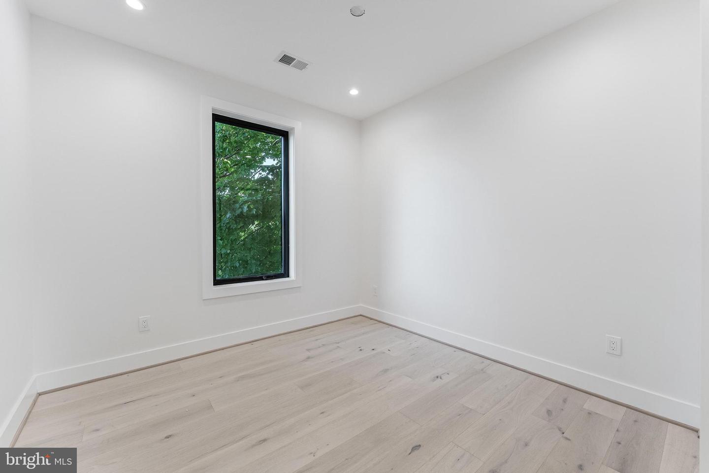 824 N EDISON ST, ARLINGTON, Virginia 22205, 5 Bedrooms Bedrooms, ,4 BathroomsBathrooms,Residential,For sale,824 N EDISON ST,VAAR2054058 MLS # VAAR2054058