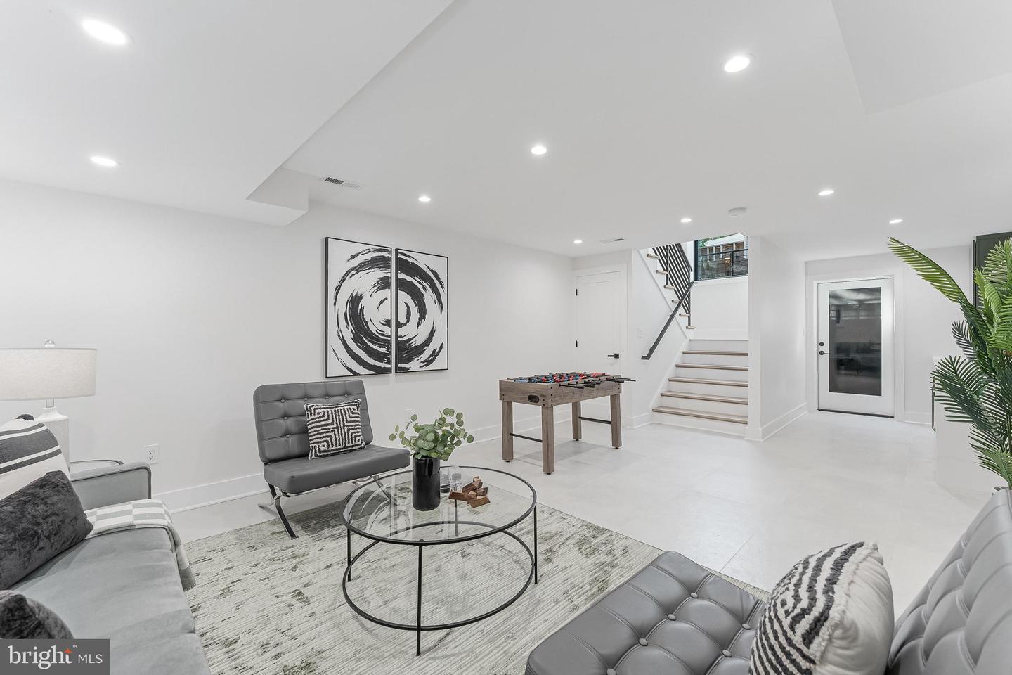 824 N EDISON ST, ARLINGTON, Virginia 22205, 5 Bedrooms Bedrooms, ,4 BathroomsBathrooms,Residential,For sale,824 N EDISON ST,VAAR2054058 MLS # VAAR2054058