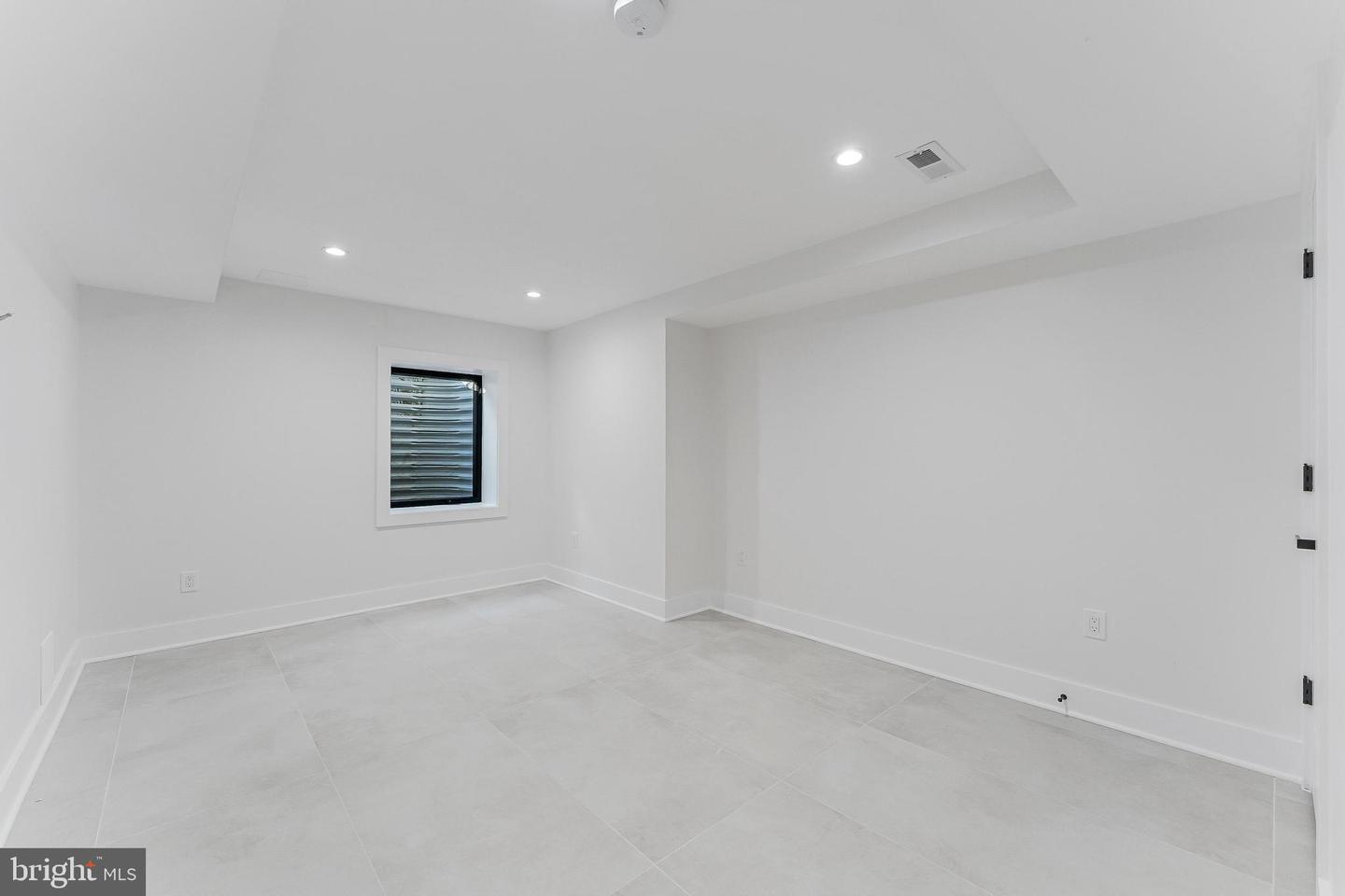824 N EDISON ST, ARLINGTON, Virginia 22205, 5 Bedrooms Bedrooms, ,4 BathroomsBathrooms,Residential,For sale,824 N EDISON ST,VAAR2054058 MLS # VAAR2054058