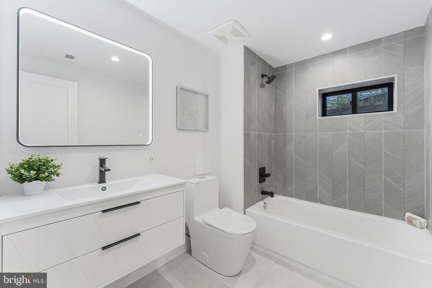 824 N EDISON ST, ARLINGTON, Virginia 22205, 5 Bedrooms Bedrooms, ,4 BathroomsBathrooms,Residential,For sale,824 N EDISON ST,VAAR2054058 MLS # VAAR2054058