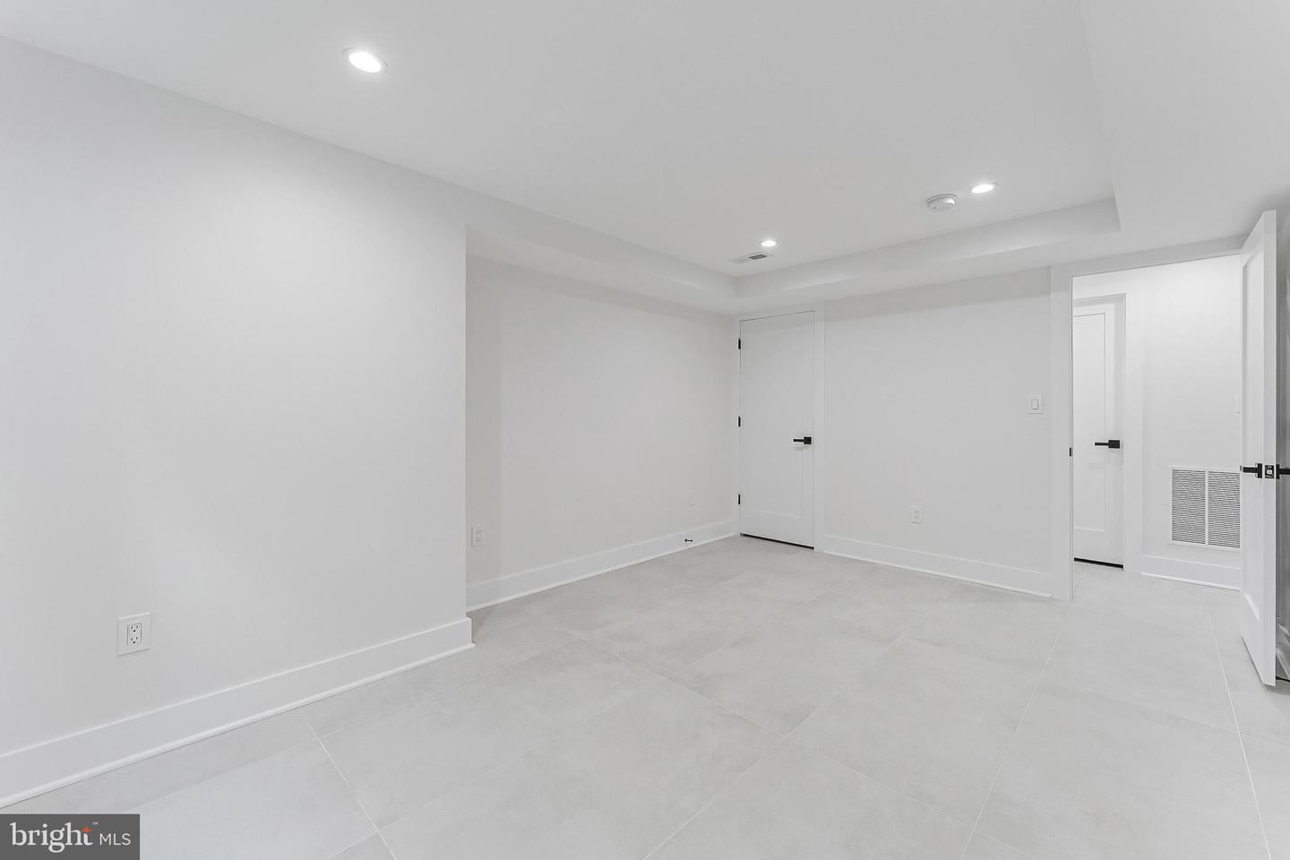 824 N EDISON ST, ARLINGTON, Virginia 22205, 5 Bedrooms Bedrooms, ,4 BathroomsBathrooms,Residential,For sale,824 N EDISON ST,VAAR2054058 MLS # VAAR2054058