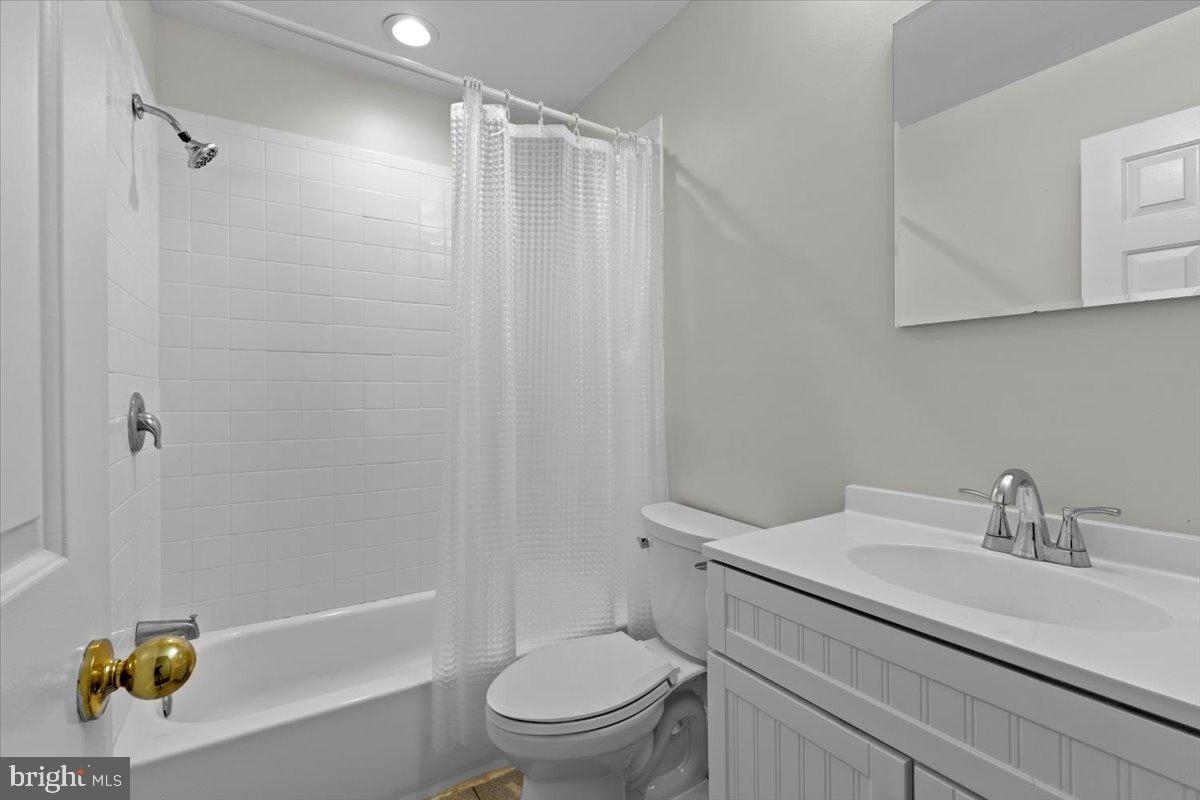 38577 GOOSE CREEK LN, LEESBURG, Virginia 20175, 4 Bedrooms Bedrooms, ,3 BathroomsBathrooms,Residential,For sale,38577 GOOSE CREEK LN,VALO2090706 MLS # VALO2090706