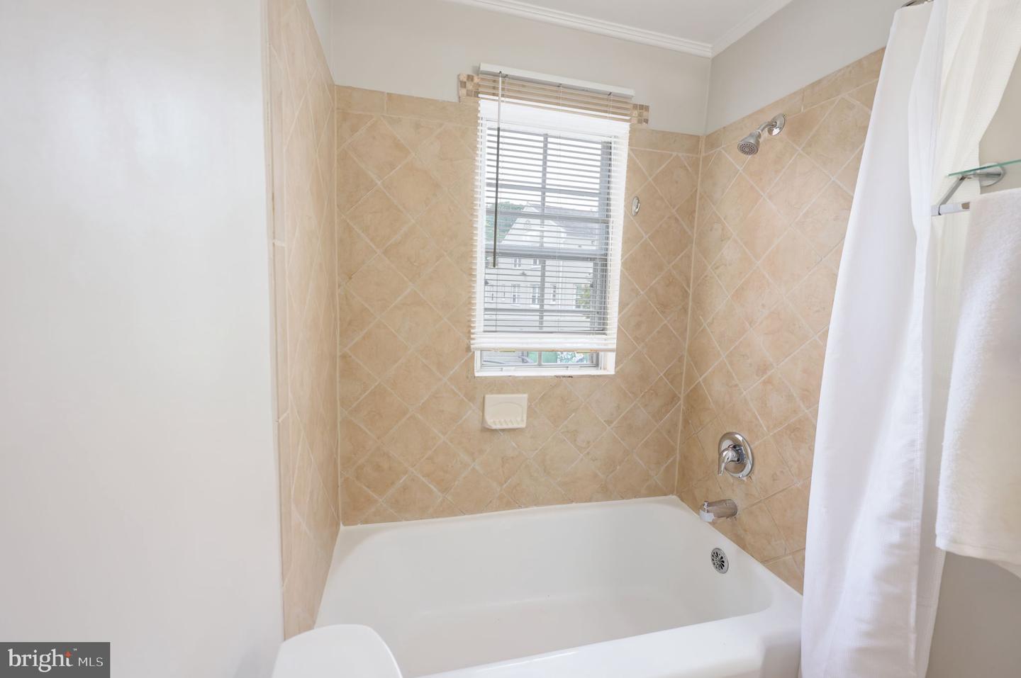 816 S ARLINGTON MILL DR #5-303, ARLINGTON, Virginia 22204, 1 Bedroom Bedrooms, ,1 BathroomBathrooms,Residential,For sale,816 S ARLINGTON MILL DR #5-303,VAAR2054574 MLS # VAAR2054574