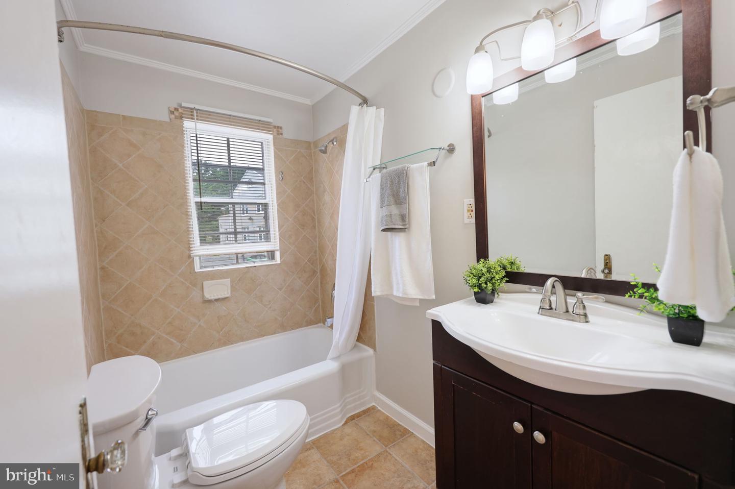 816 S ARLINGTON MILL DR #5-303, ARLINGTON, Virginia 22204, 1 Bedroom Bedrooms, ,1 BathroomBathrooms,Residential,For sale,816 S ARLINGTON MILL DR #5-303,VAAR2054574 MLS # VAAR2054574