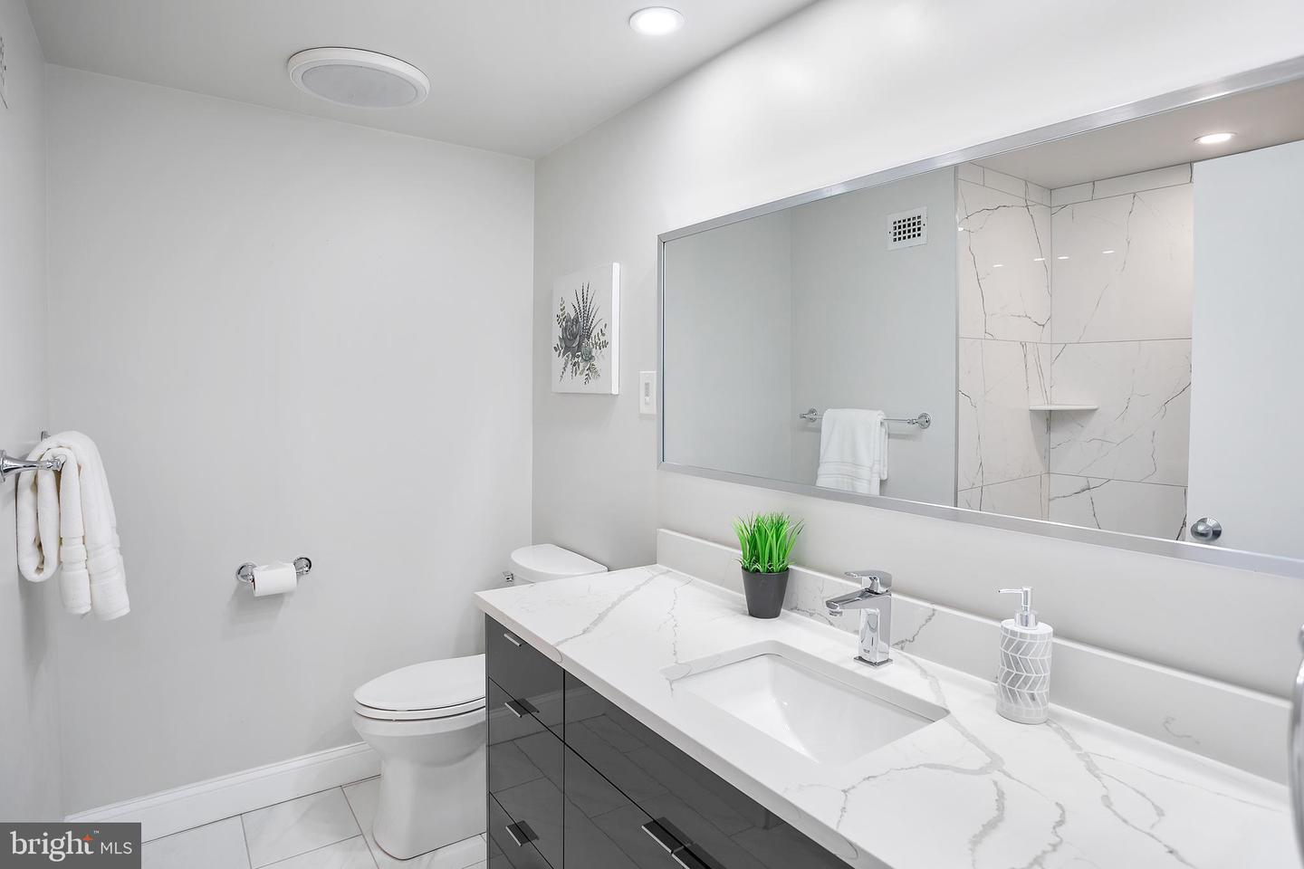 3701 S GEORGE MASON DR #2412N, FALLS CHURCH, Virginia 22041, 1 Bedroom Bedrooms, ,1 BathroomBathrooms,Residential,For sale,3701 S GEORGE MASON DR #2412N,VAFX2228432 MLS # VAFX2228432