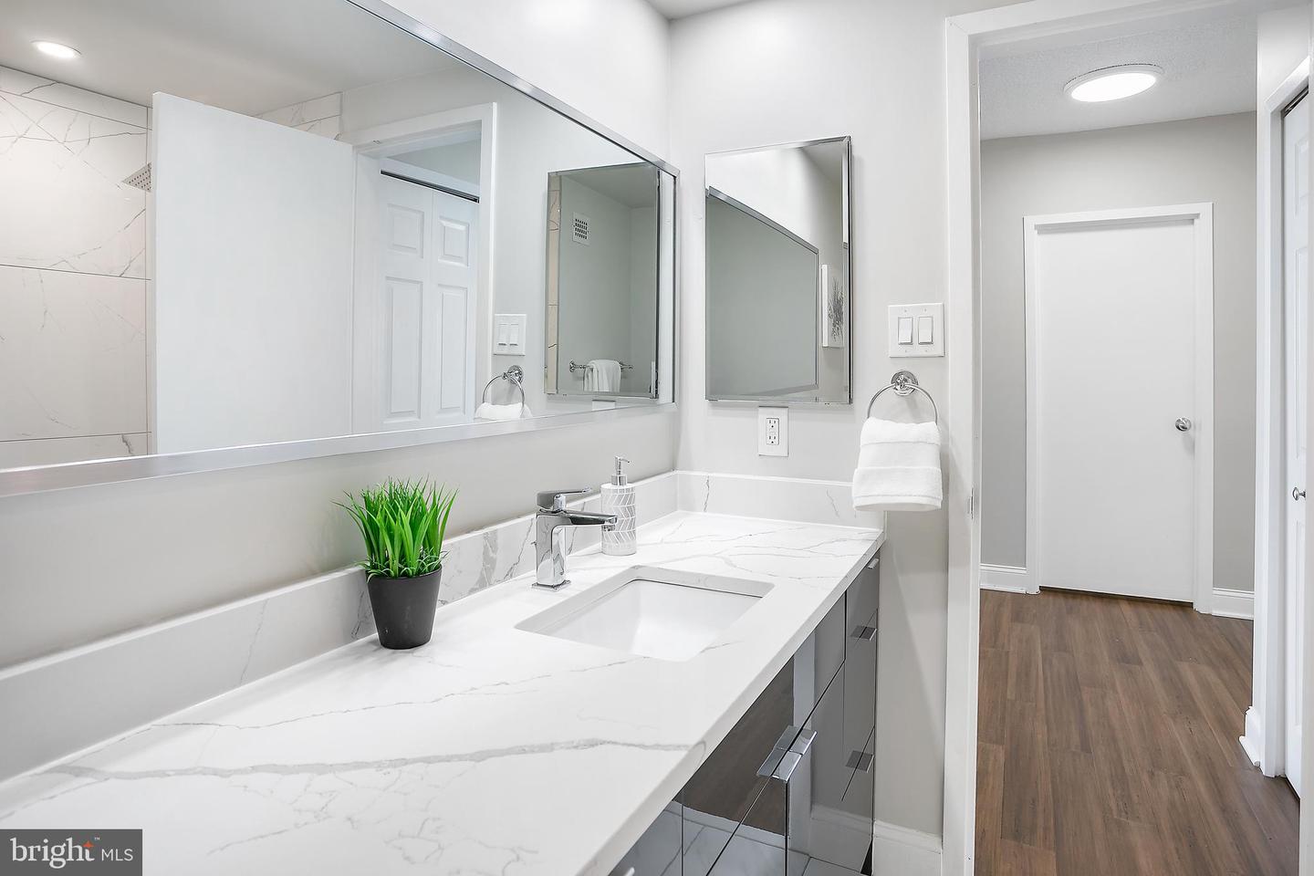 3701 S GEORGE MASON DR #2412N, FALLS CHURCH, Virginia 22041, 1 Bedroom Bedrooms, ,1 BathroomBathrooms,Residential,For sale,3701 S GEORGE MASON DR #2412N,VAFX2228432 MLS # VAFX2228432