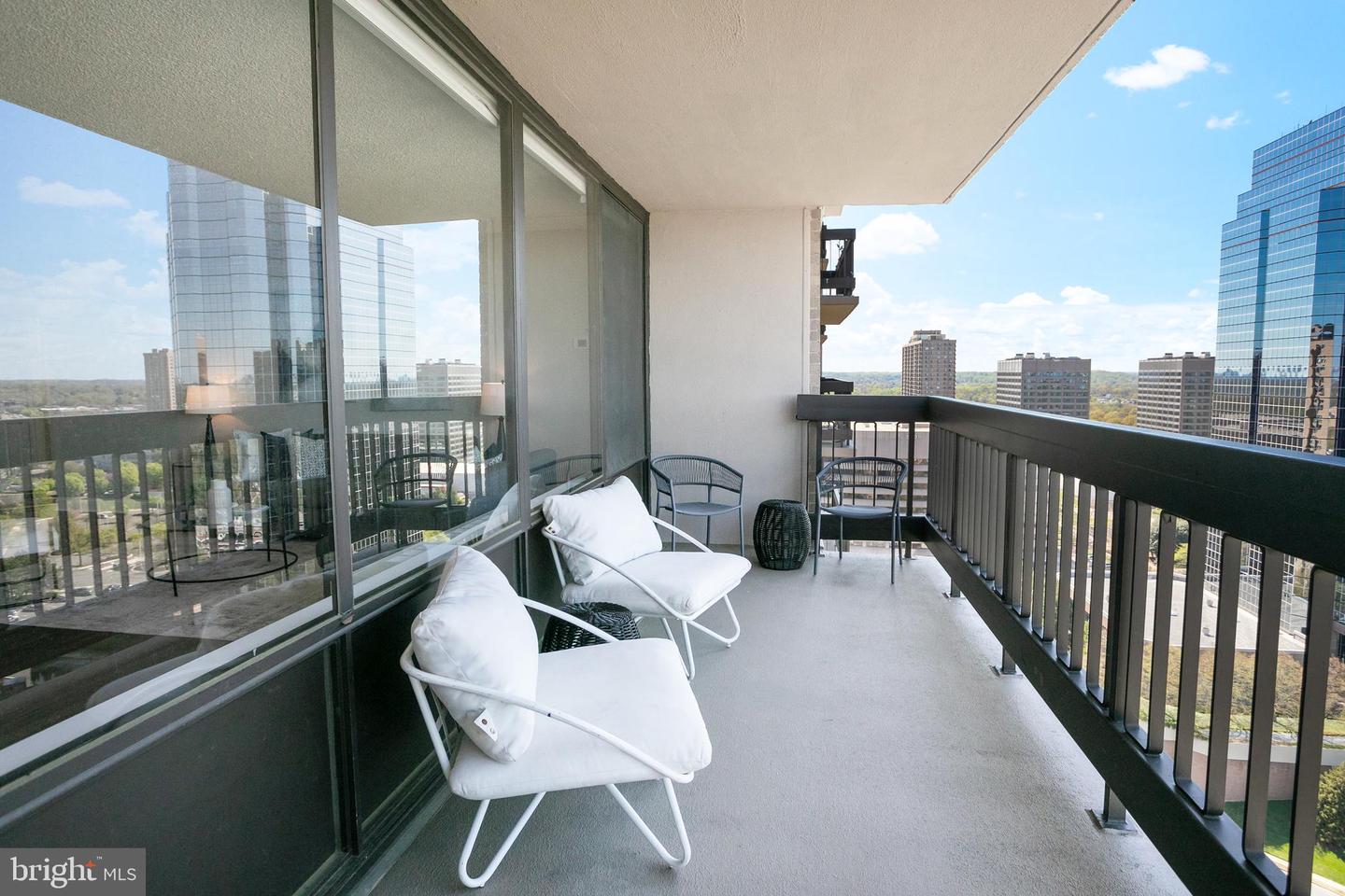 3701 S GEORGE MASON DR #2412N, FALLS CHURCH, Virginia 22041, 1 Bedroom Bedrooms, ,1 BathroomBathrooms,Residential,For sale,3701 S GEORGE MASON DR #2412N,VAFX2228432 MLS # VAFX2228432