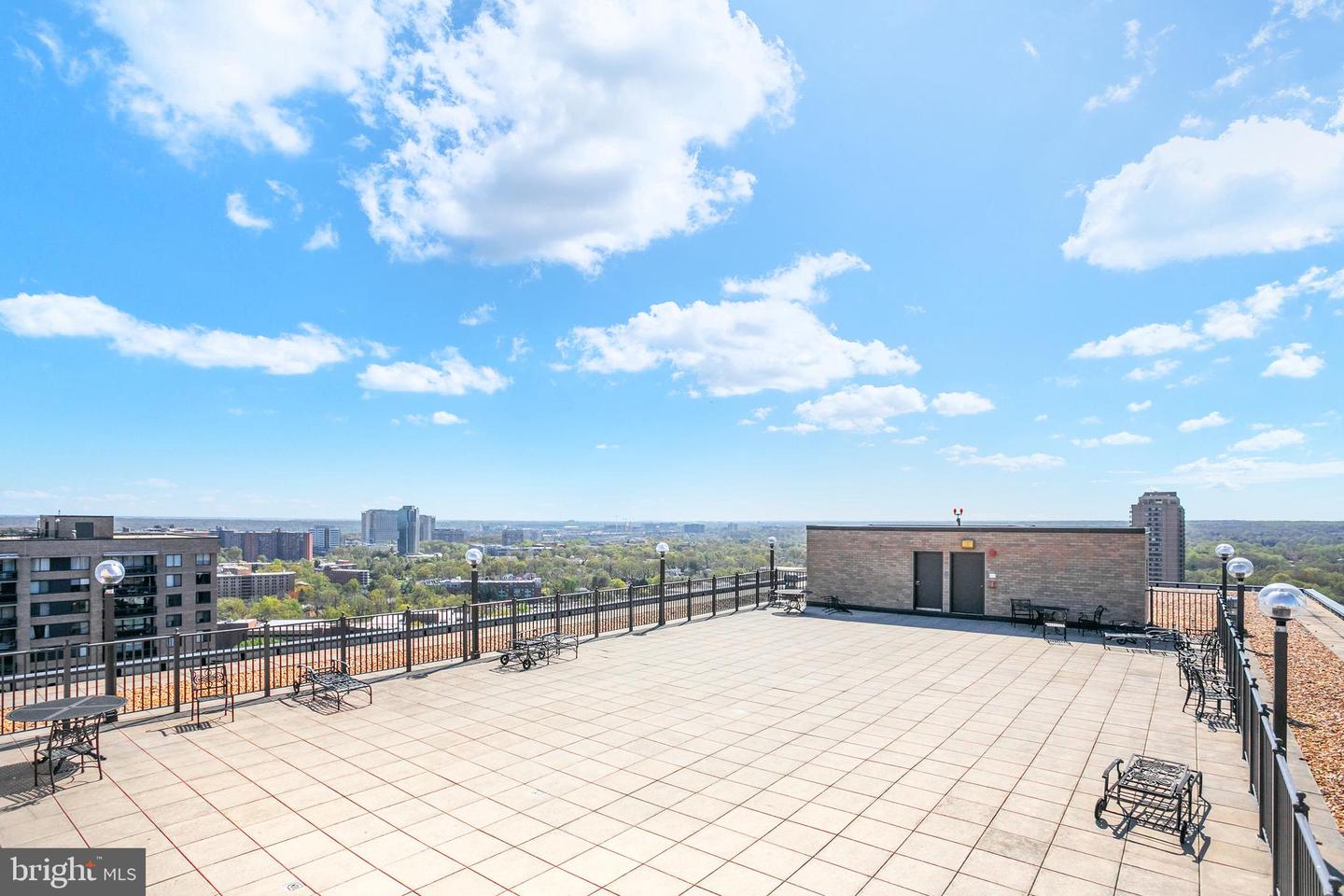 3701 S GEORGE MASON DR #2412N, FALLS CHURCH, Virginia 22041, 1 Bedroom Bedrooms, ,1 BathroomBathrooms,Residential,For sale,3701 S GEORGE MASON DR #2412N,VAFX2228432 MLS # VAFX2228432