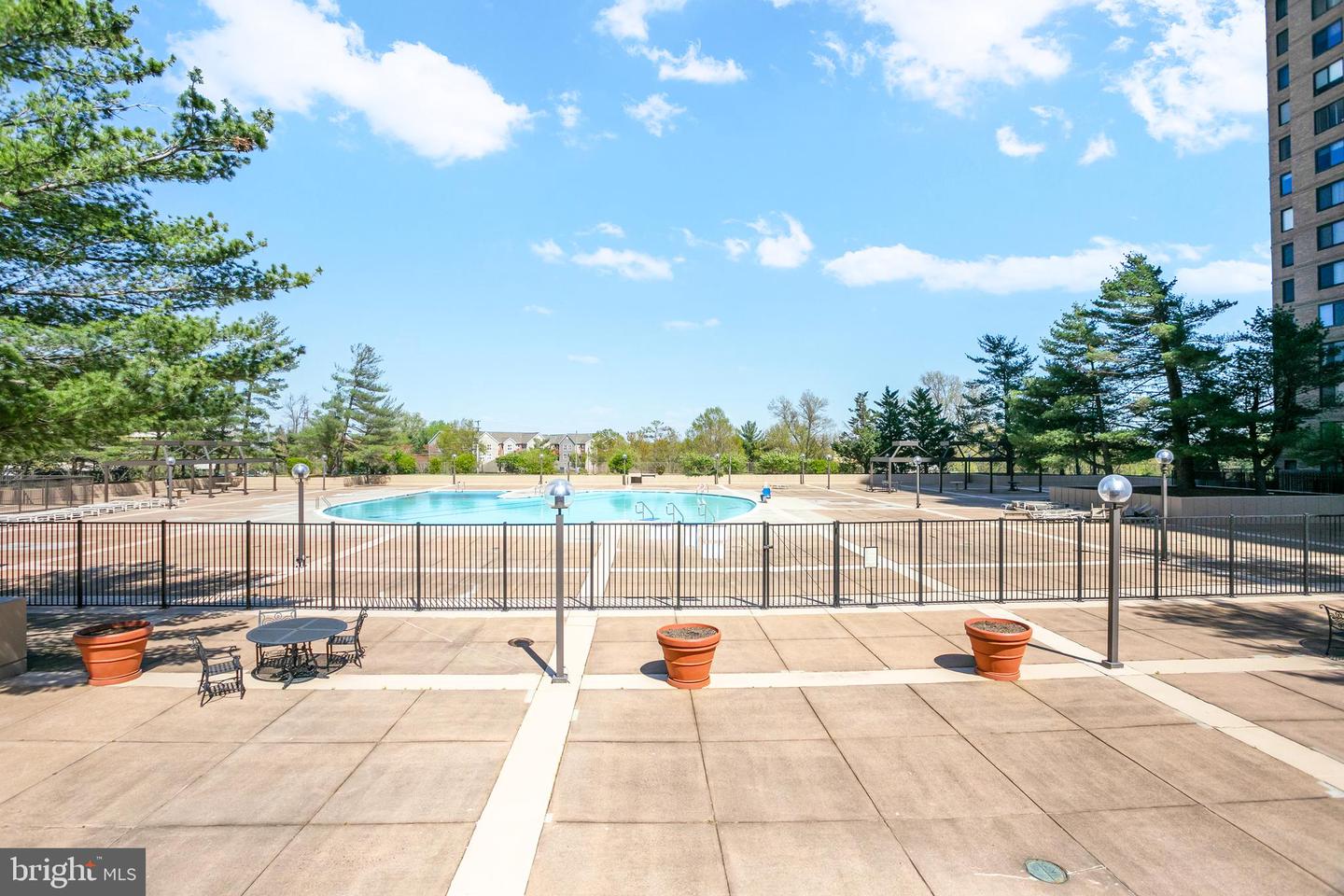 3701 S GEORGE MASON DR #2412N, FALLS CHURCH, Virginia 22041, 1 Bedroom Bedrooms, ,1 BathroomBathrooms,Residential,For sale,3701 S GEORGE MASON DR #2412N,VAFX2228432 MLS # VAFX2228432