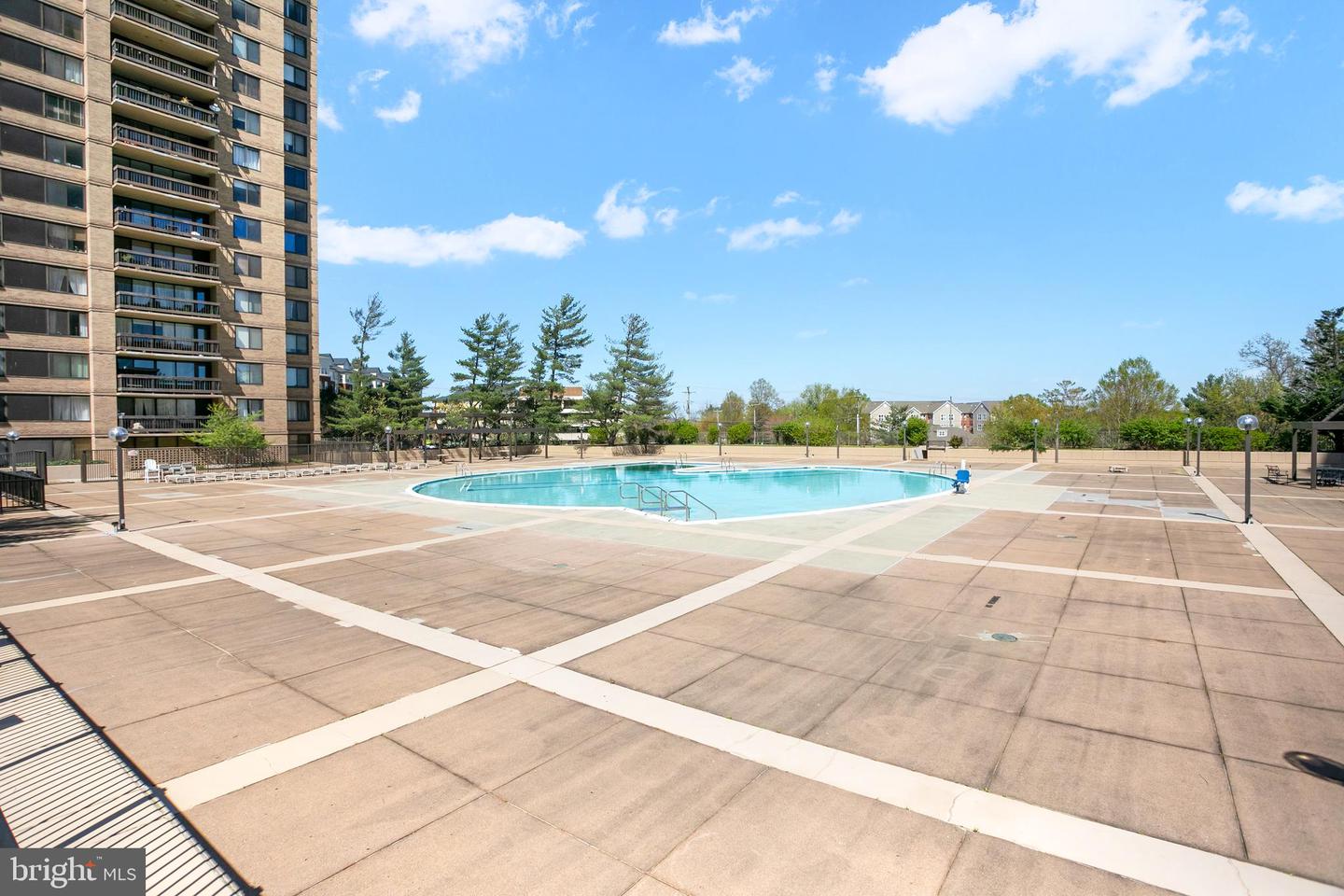 3701 S GEORGE MASON DR #2412N, FALLS CHURCH, Virginia 22041, 1 Bedroom Bedrooms, ,1 BathroomBathrooms,Residential,For sale,3701 S GEORGE MASON DR #2412N,VAFX2228432 MLS # VAFX2228432