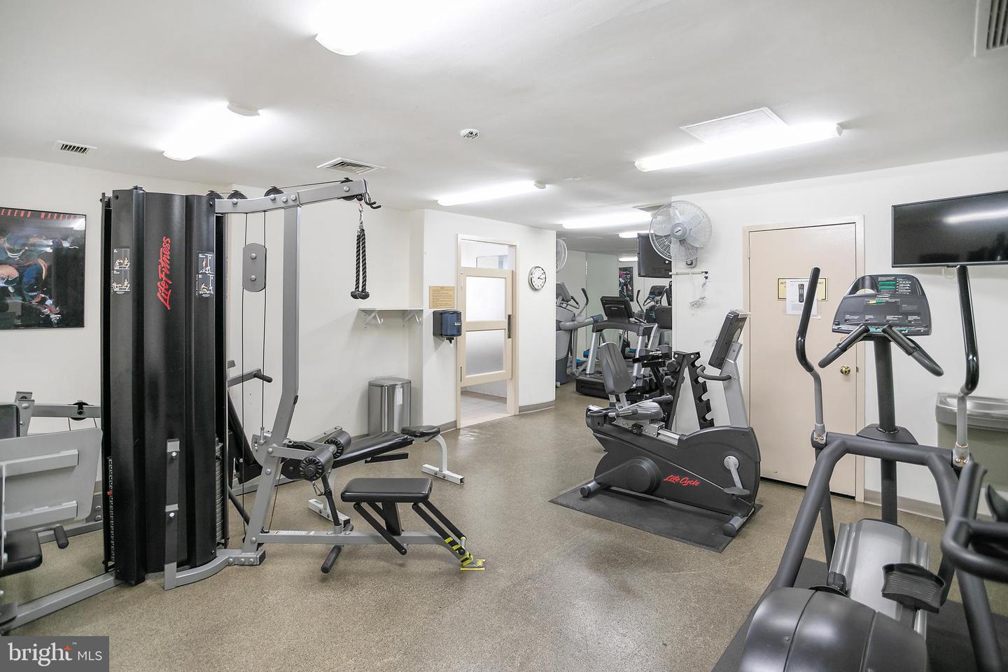 3701 S GEORGE MASON DR #2412N, FALLS CHURCH, Virginia 22041, 1 Bedroom Bedrooms, ,1 BathroomBathrooms,Residential,For sale,3701 S GEORGE MASON DR #2412N,VAFX2228432 MLS # VAFX2228432