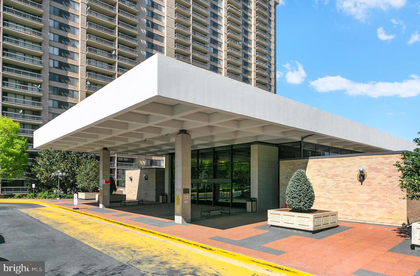 3701 S GEORGE MASON DR #2412N, FALLS CHURCH, Virginia 22041, 1 Bedroom Bedrooms, ,1 BathroomBathrooms,Residential,For sale,3701 S GEORGE MASON DR #2412N,VAFX2228432 MLS # VAFX2228432