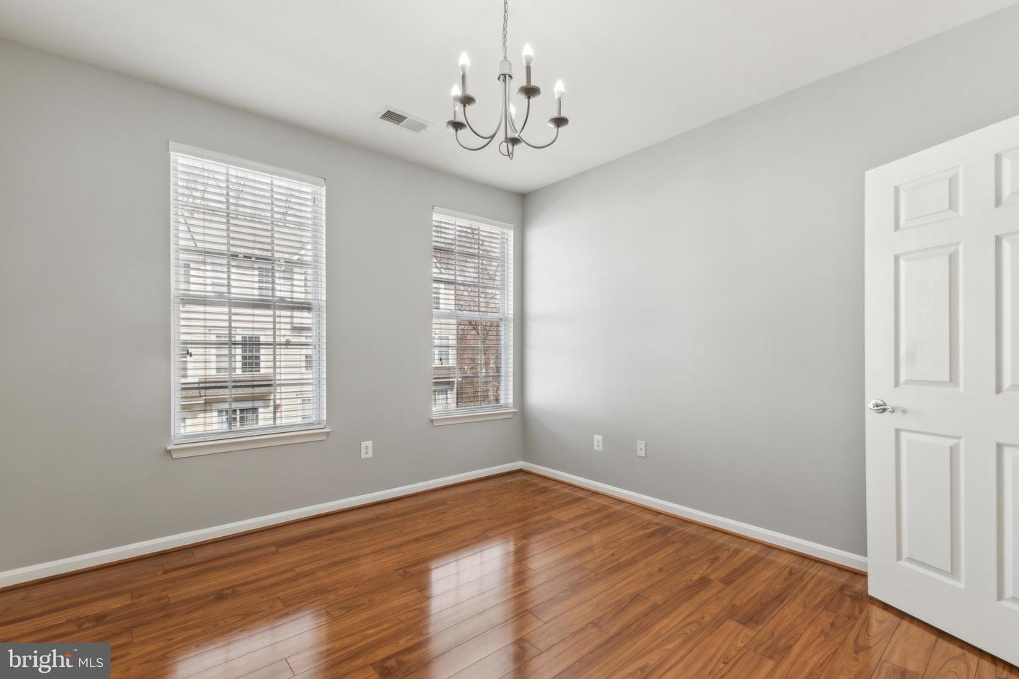 11623 CAVALIER LANDING CT #305, FAIRFAX, Virginia 22030, 2 Bedrooms Bedrooms, ,2 BathroomsBathrooms,Residential,For sale,11623 CAVALIER LANDING CT #305,VAFX2228662 MLS # VAFX2228662