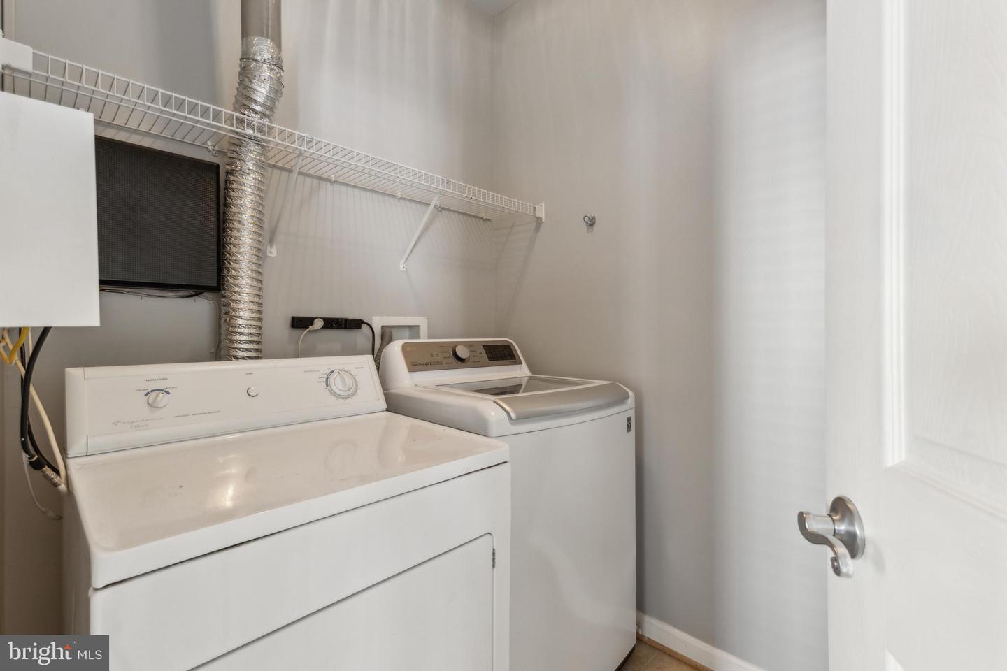 11623 CAVALIER LANDING CT #305, FAIRFAX, Virginia 22030, 2 Bedrooms Bedrooms, ,2 BathroomsBathrooms,Residential,For sale,11623 CAVALIER LANDING CT #305,VAFX2228662 MLS # VAFX2228662