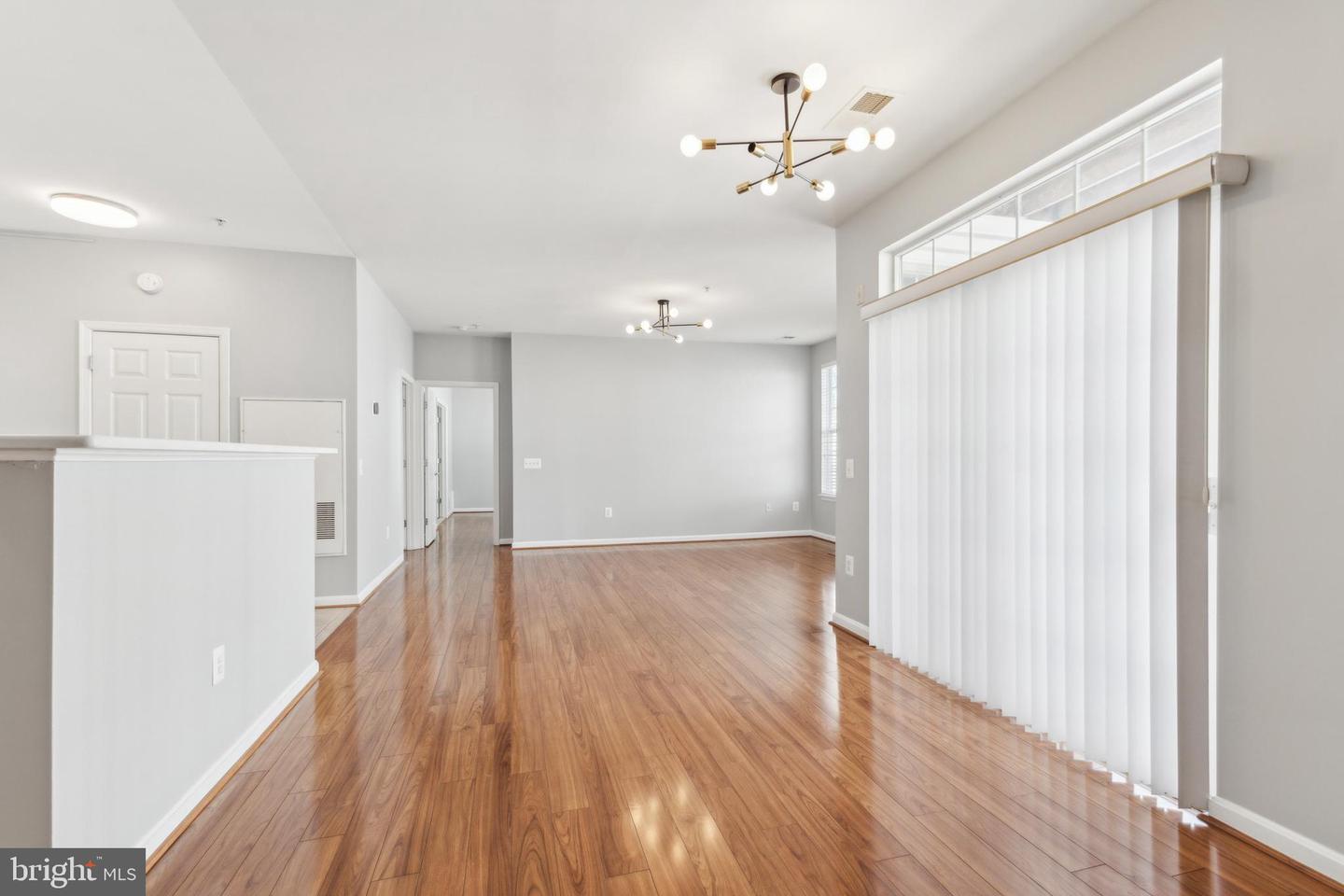 11623 CAVALIER LANDING CT #305, FAIRFAX, Virginia 22030, 2 Bedrooms Bedrooms, ,2 BathroomsBathrooms,Residential,For sale,11623 CAVALIER LANDING CT #305,VAFX2228662 MLS # VAFX2228662